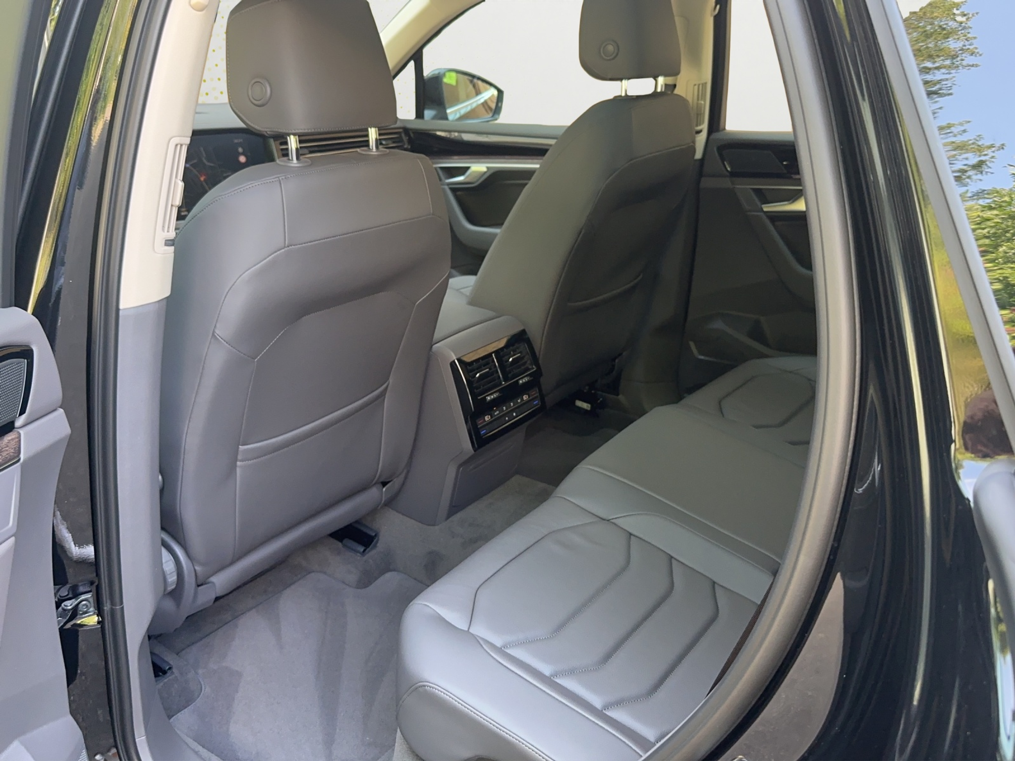 listing desktop thumbnail image 13