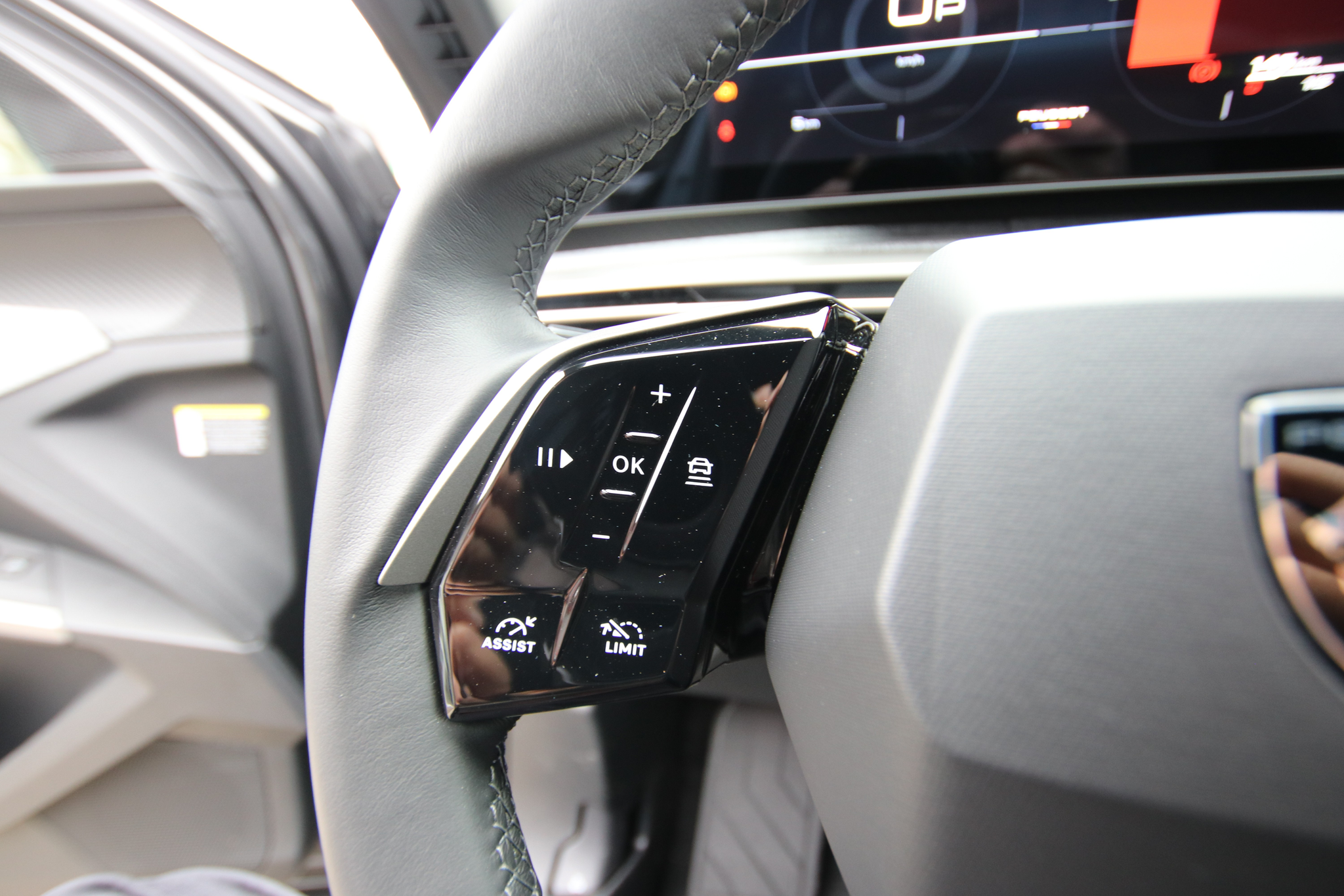 listing desktop thumbnail image 27