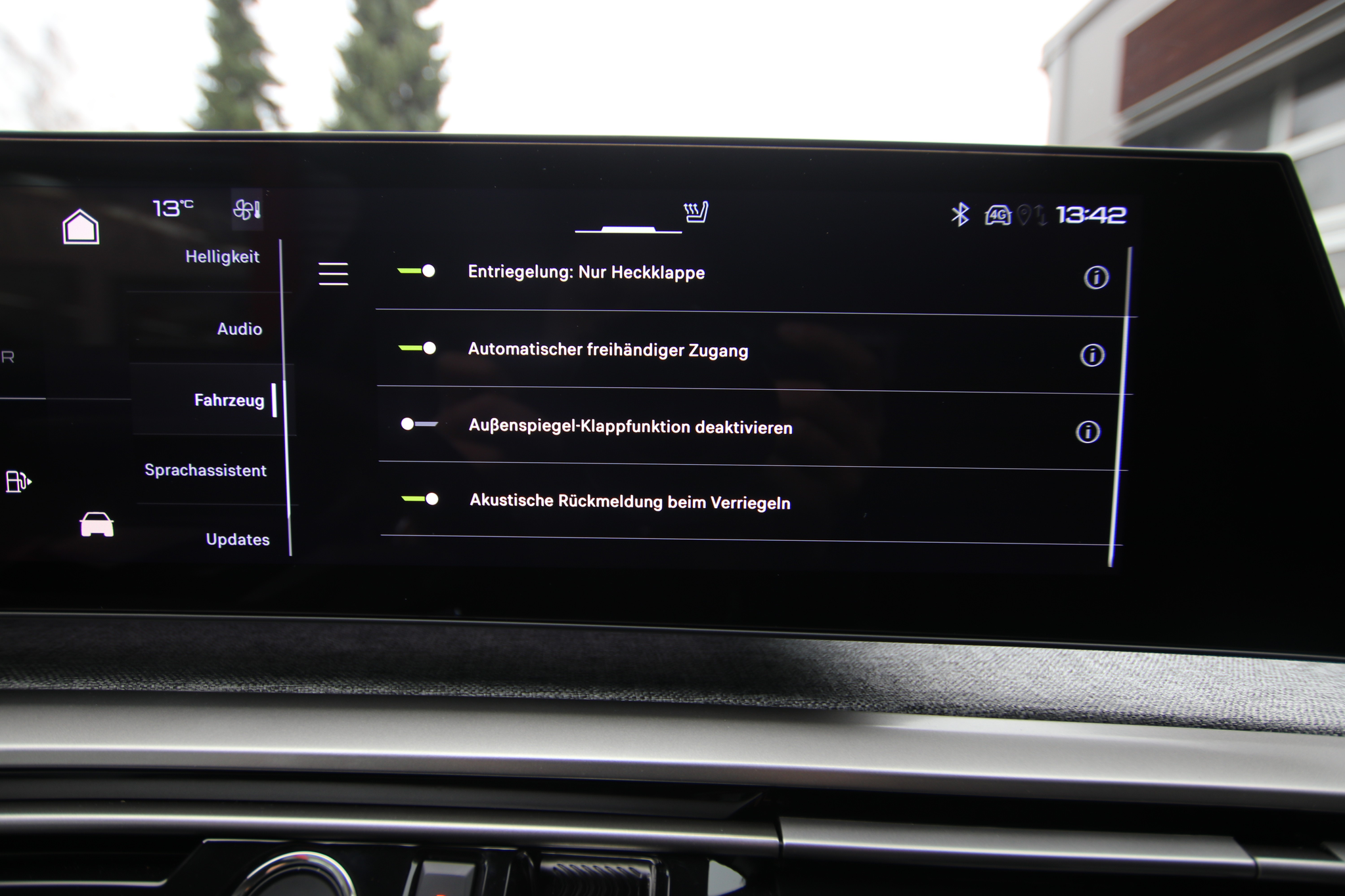 listing desktop thumbnail image 23