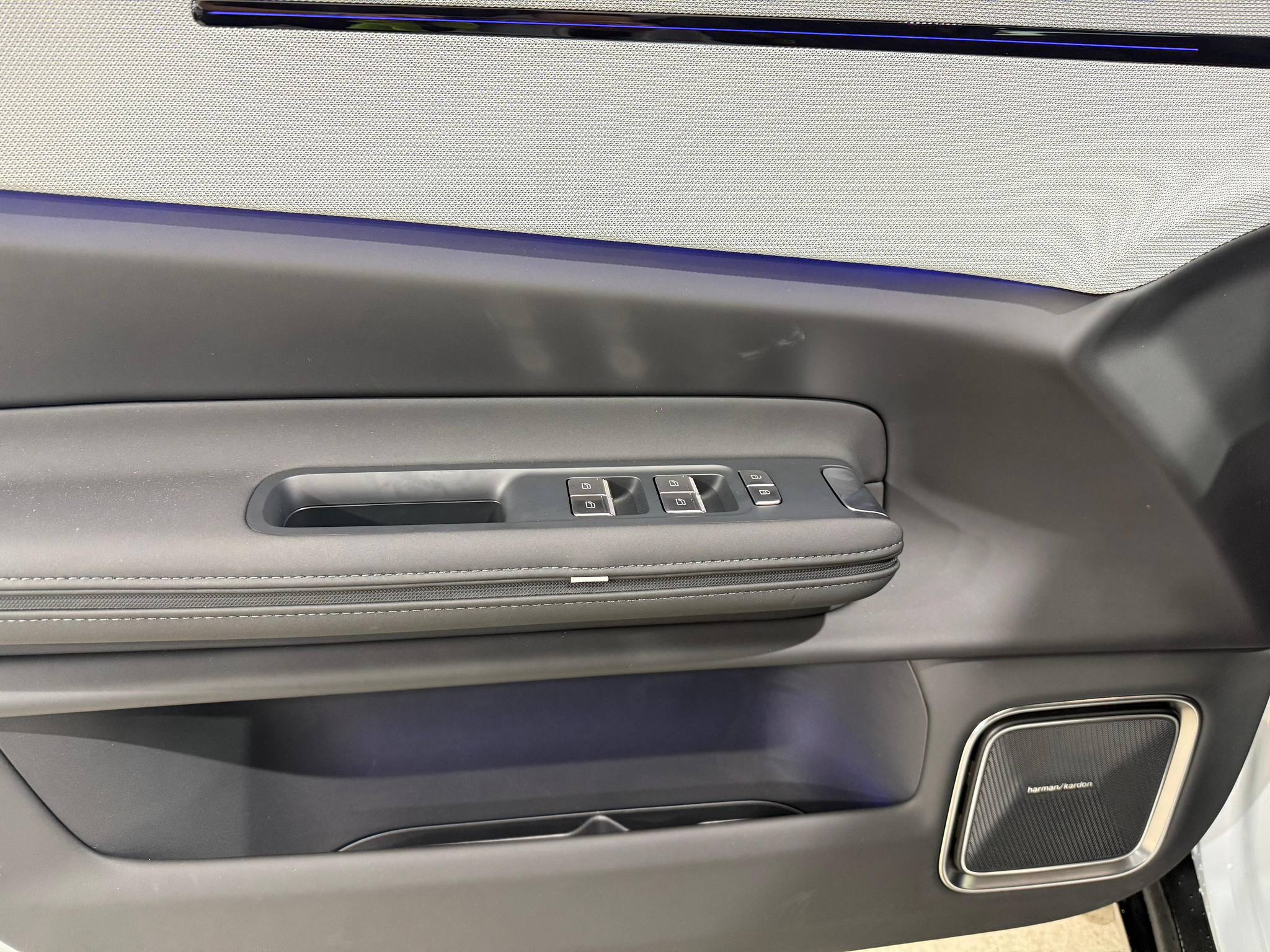 listing desktop thumbnail image 10