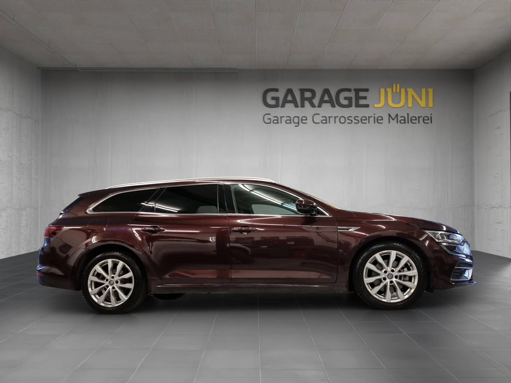 listing desktop thumbnail image 1