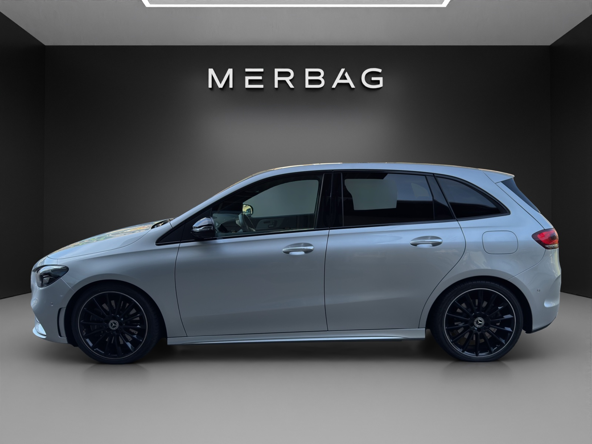 listing desktop thumbnail image 1