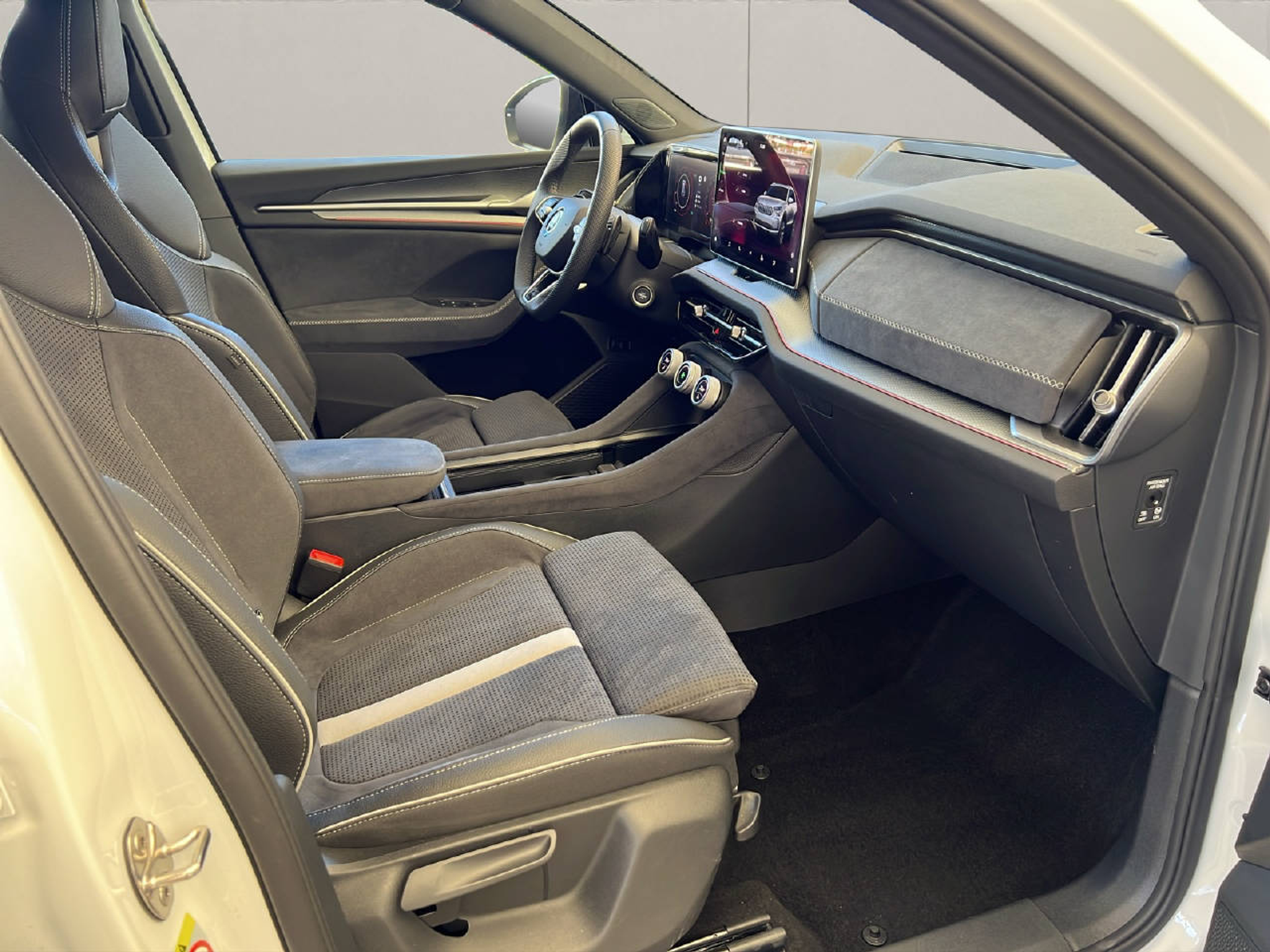 listing desktop thumbnail image 11