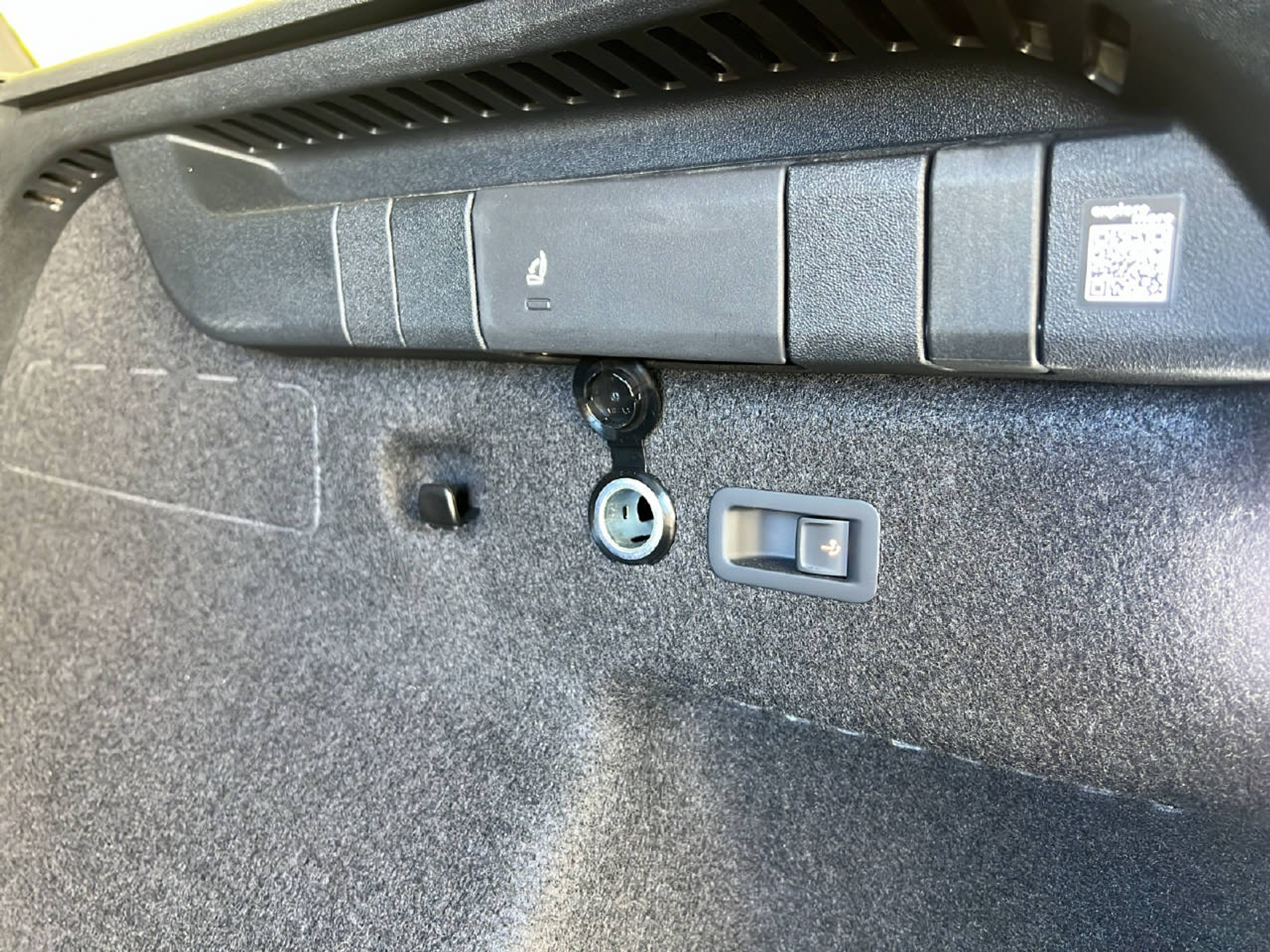 listing desktop thumbnail image 19