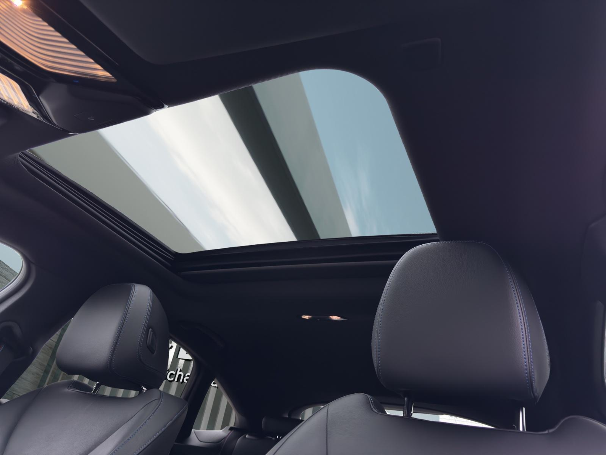 listing desktop thumbnail image 16