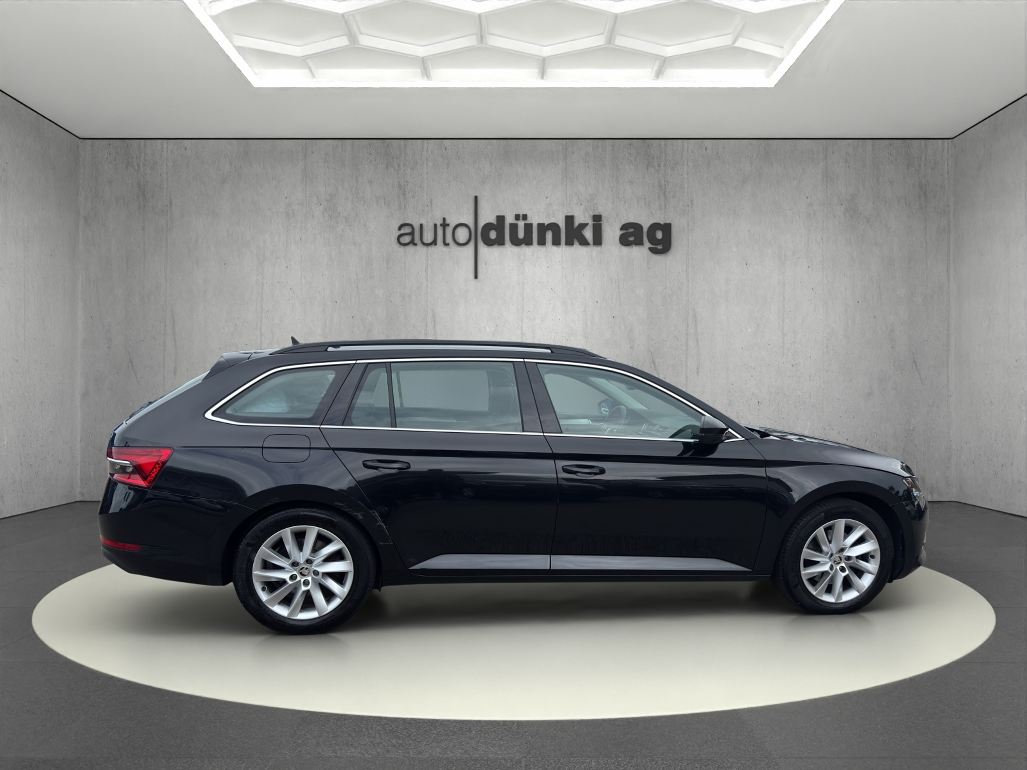 listing desktop thumbnail image 4