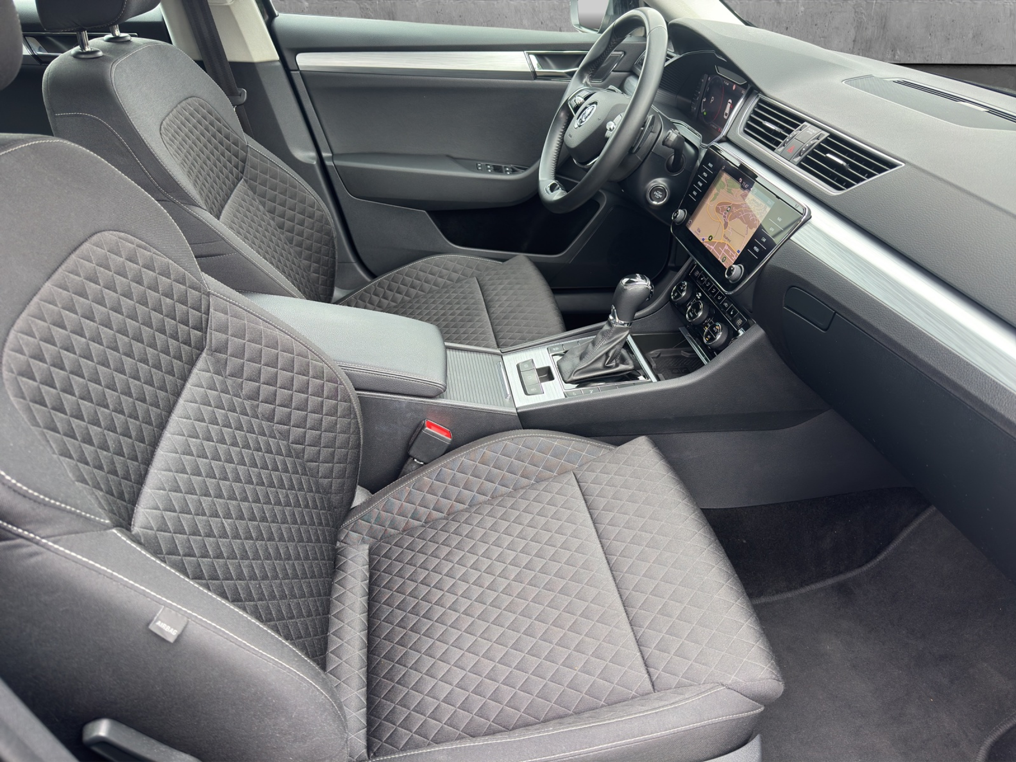 listing desktop thumbnail image 7