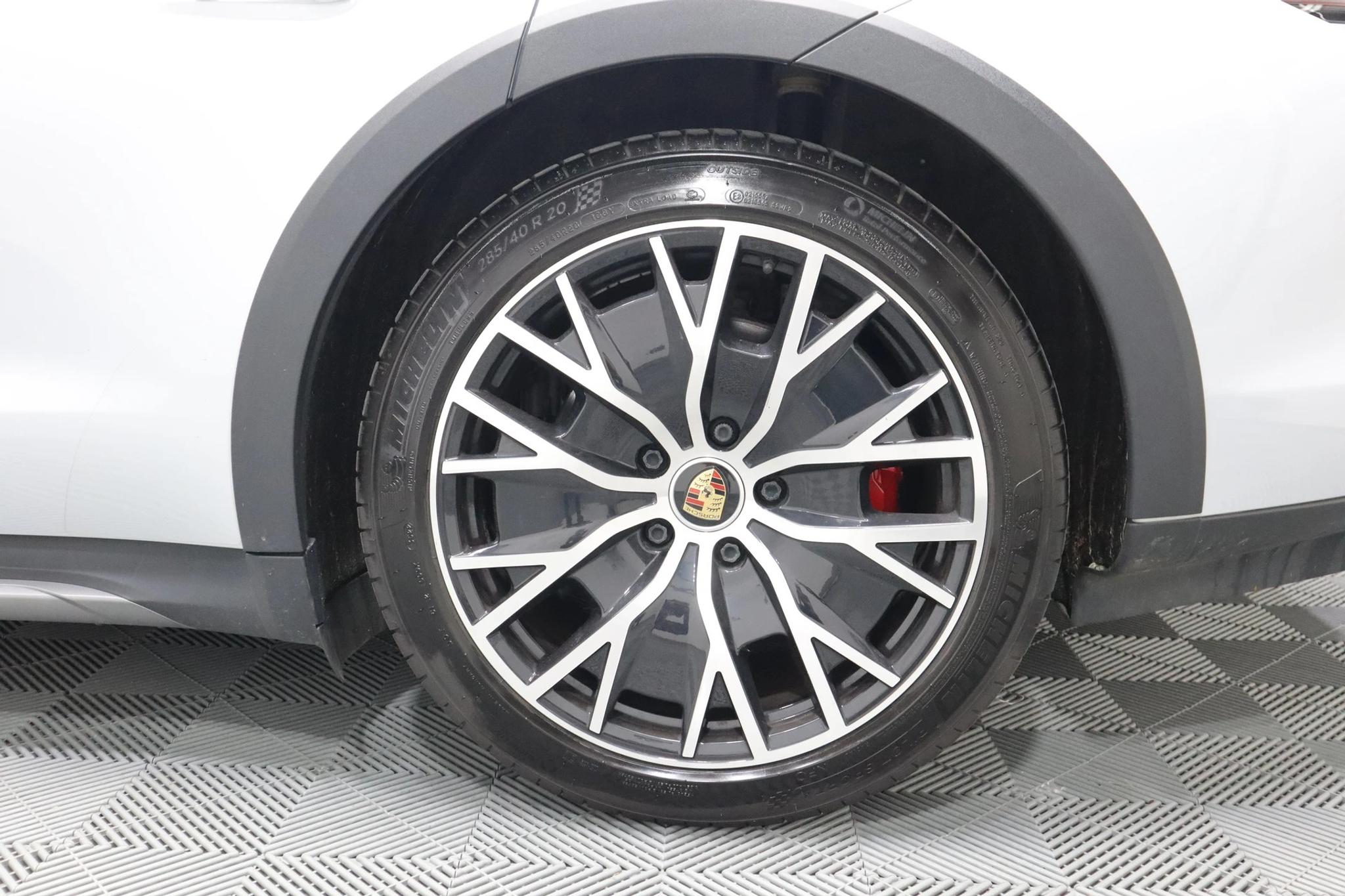 listing desktop thumbnail image 29