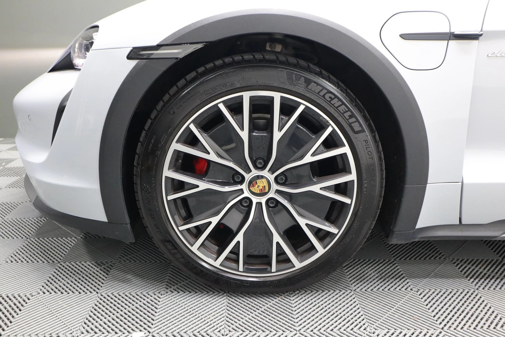 listing desktop thumbnail image 30