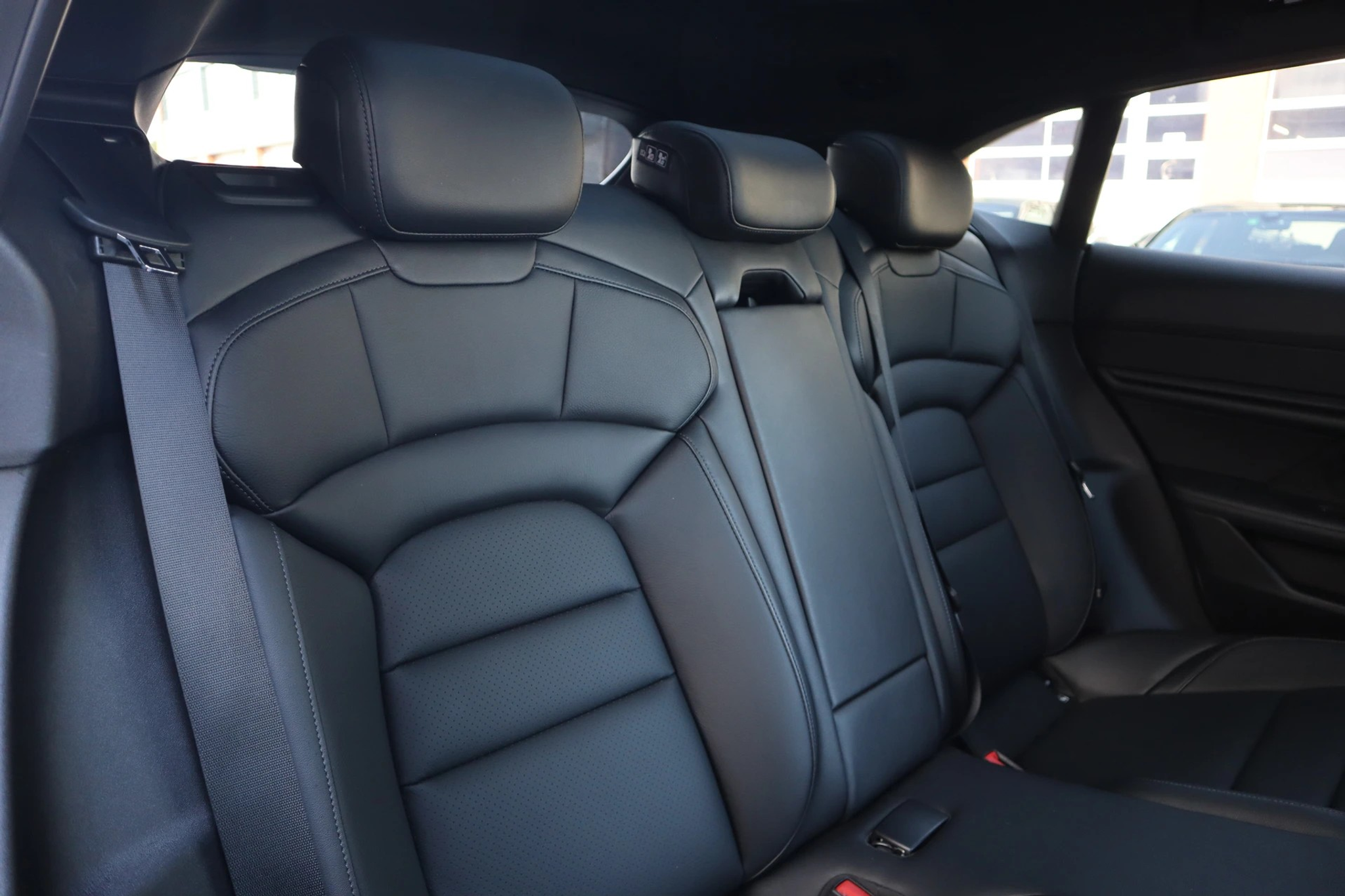 listing desktop thumbnail image 14