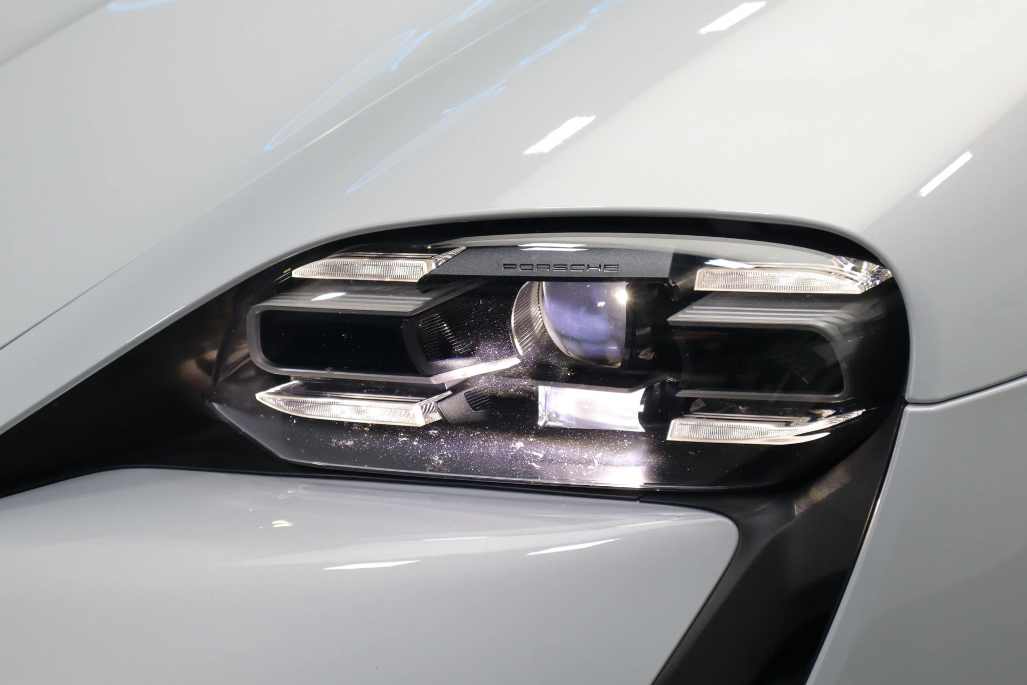 listing desktop thumbnail image 7