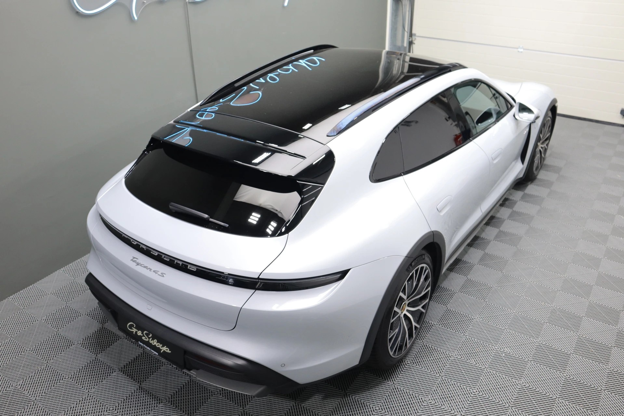 listing desktop thumbnail image 3