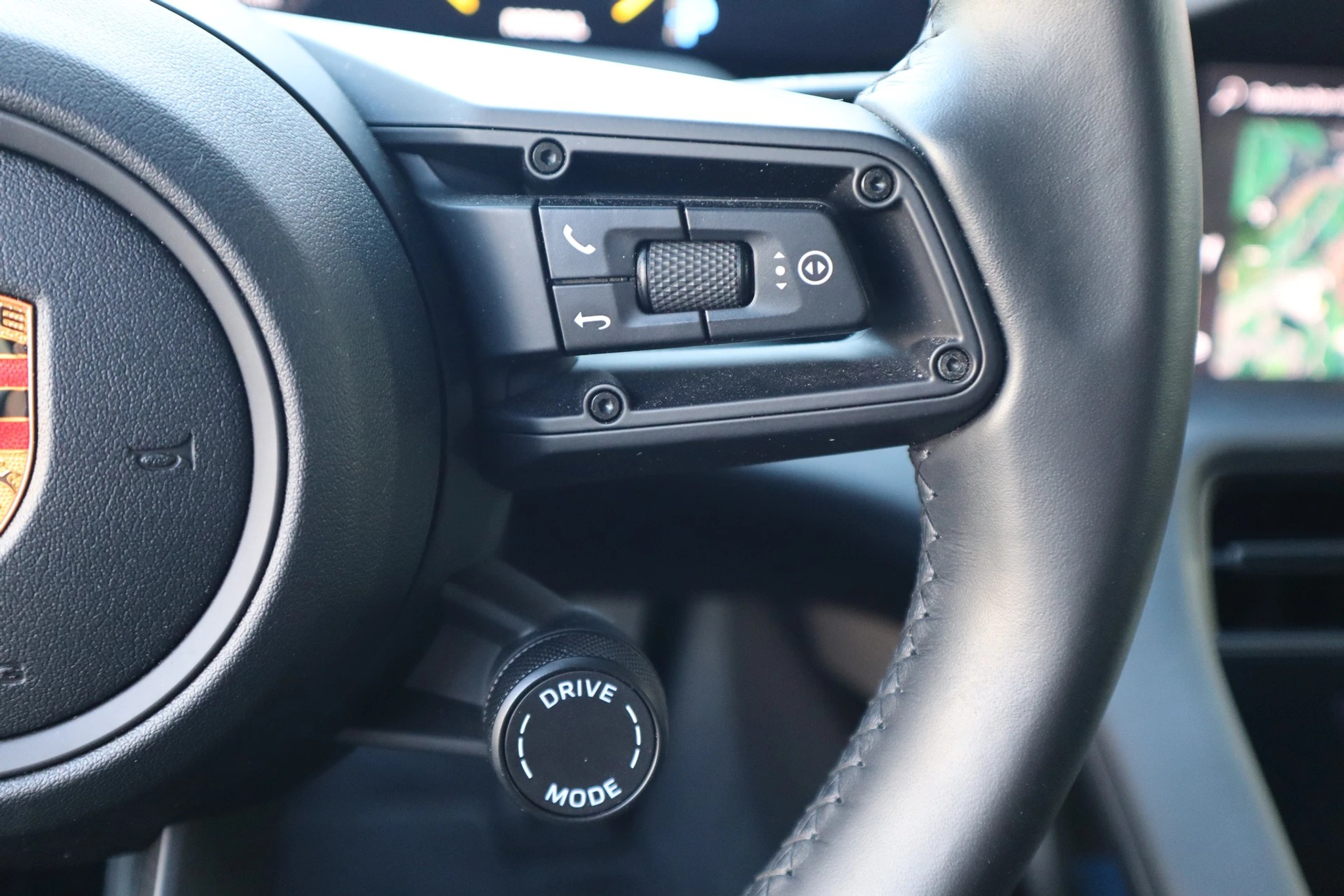 listing desktop thumbnail image 19