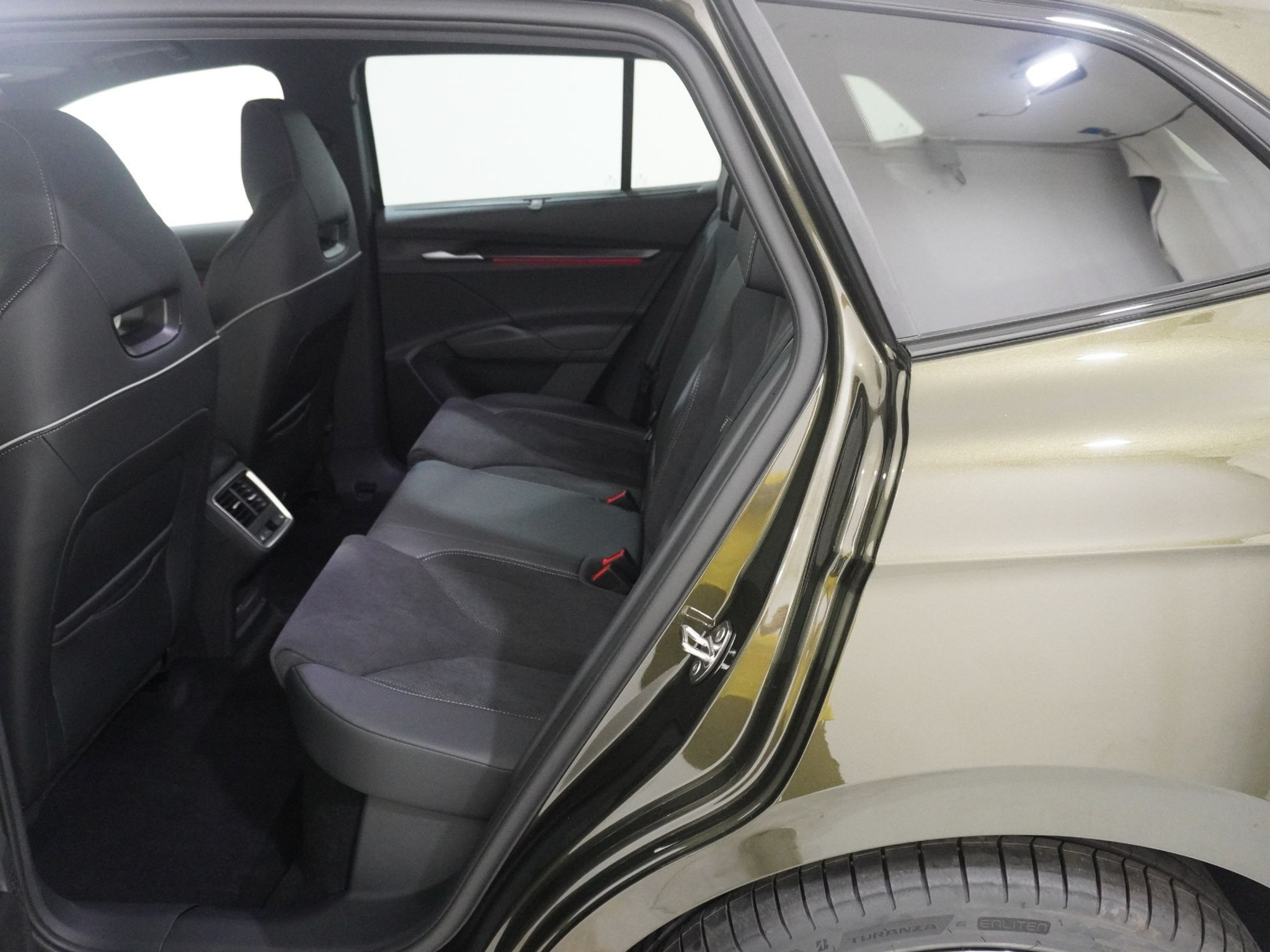 listing desktop thumbnail image 14