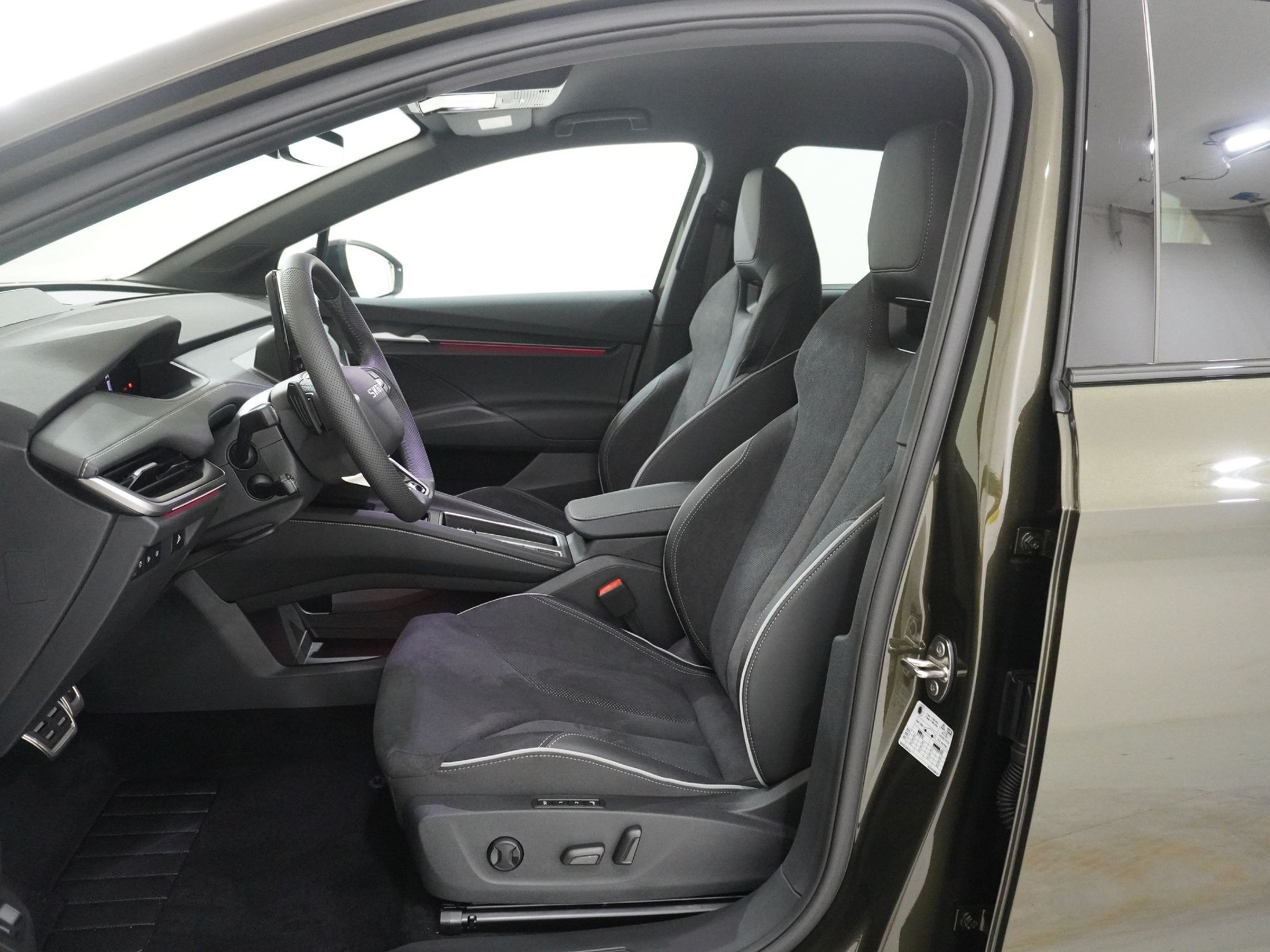 listing desktop thumbnail image 12