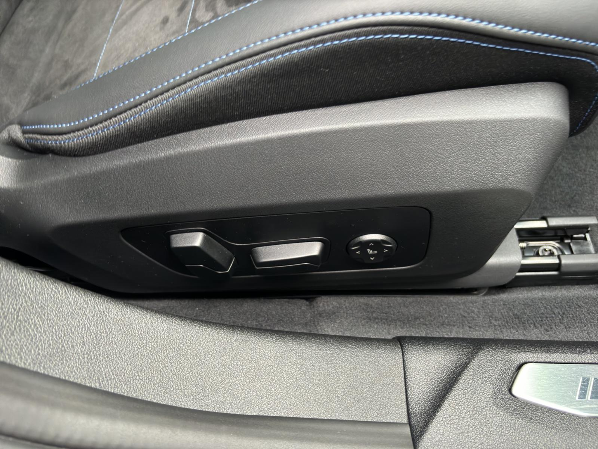 listing desktop thumbnail image 20