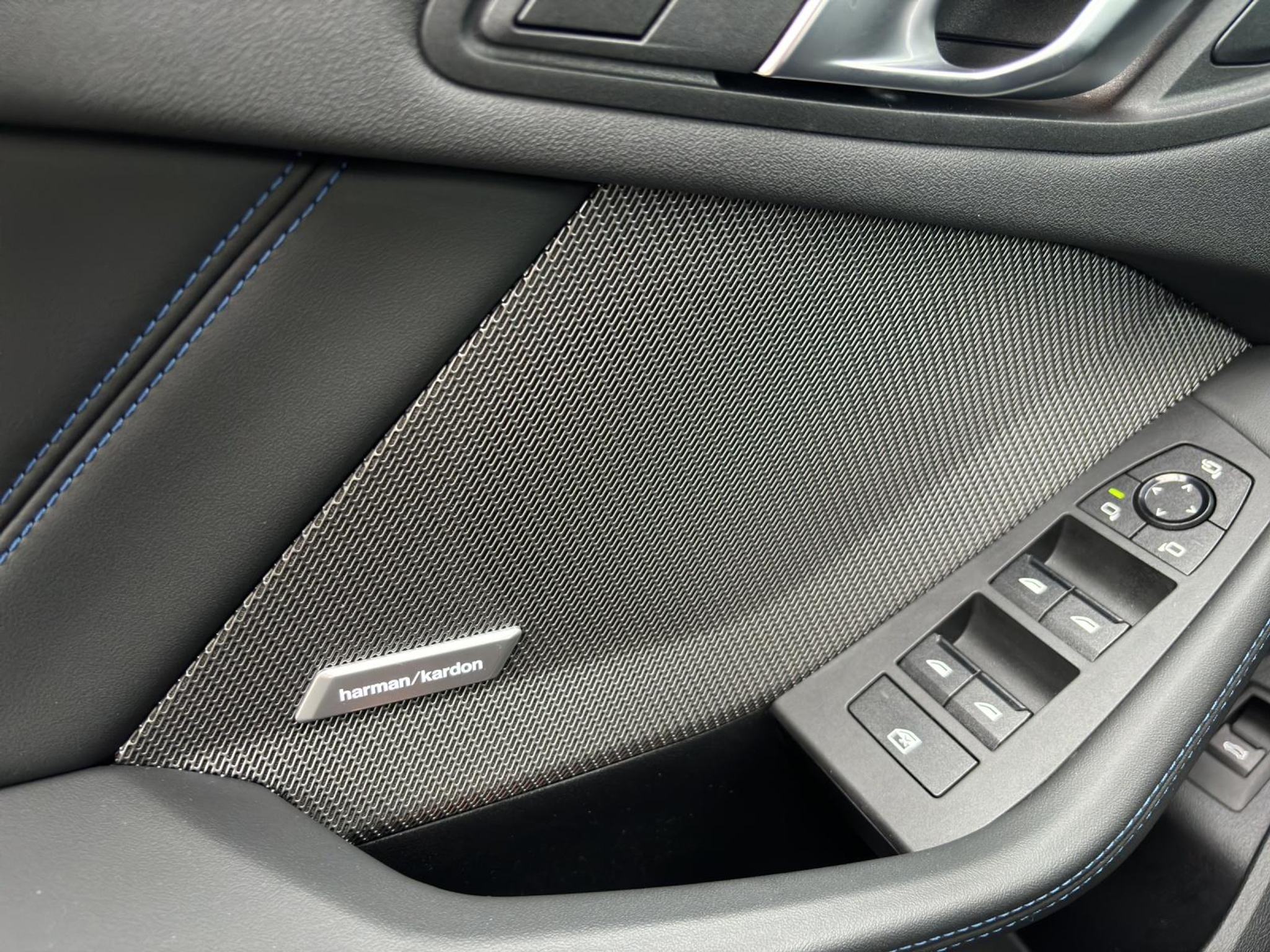 listing desktop thumbnail image 18