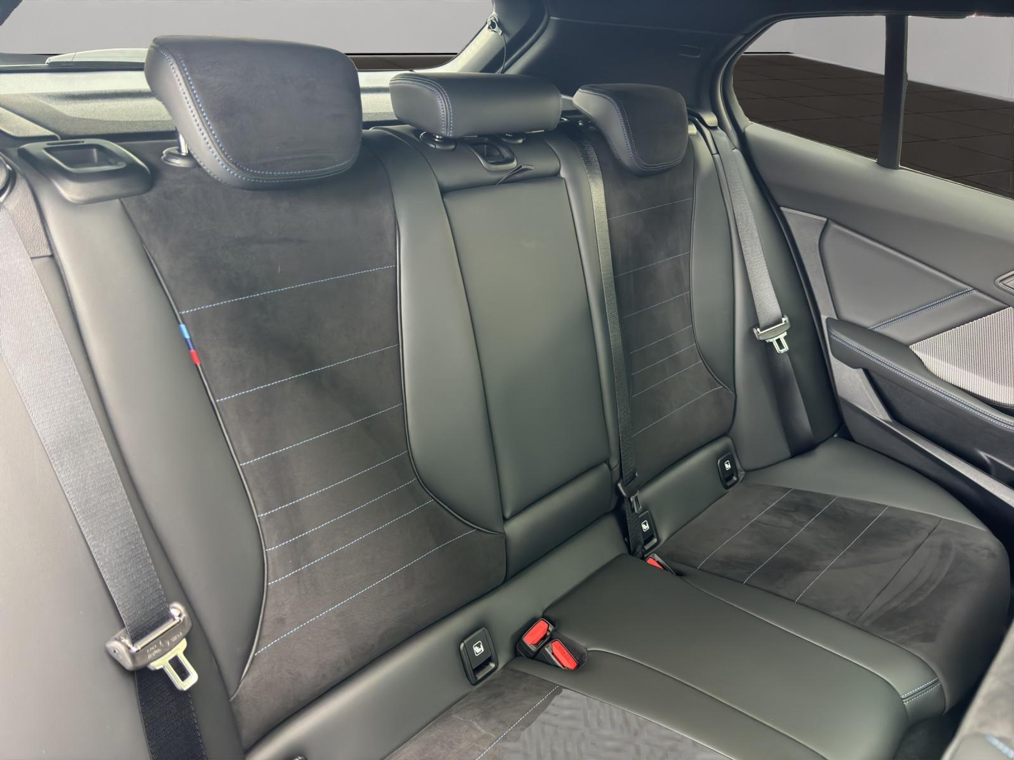 listing desktop thumbnail image 11