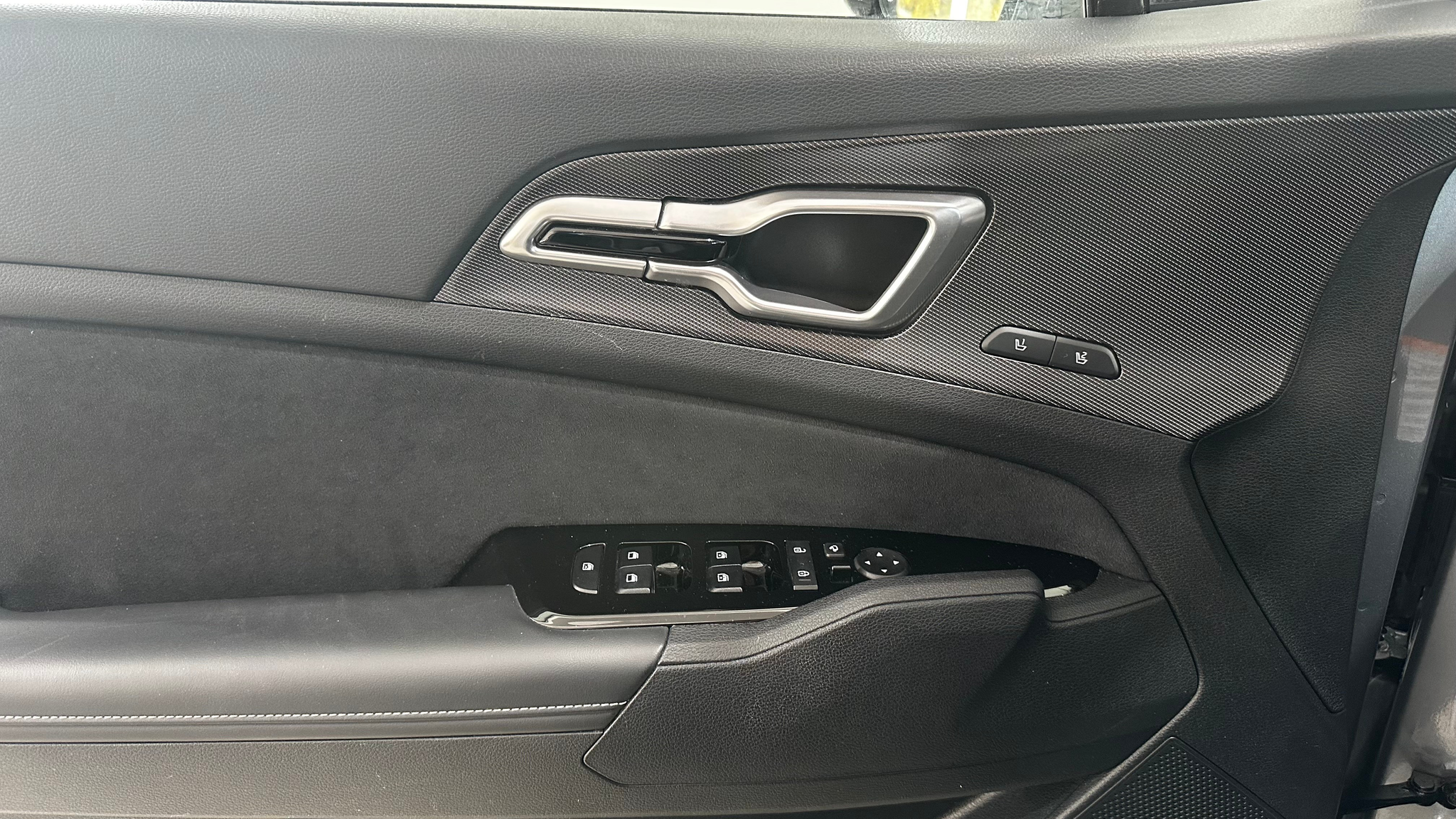 listing desktop thumbnail image 14