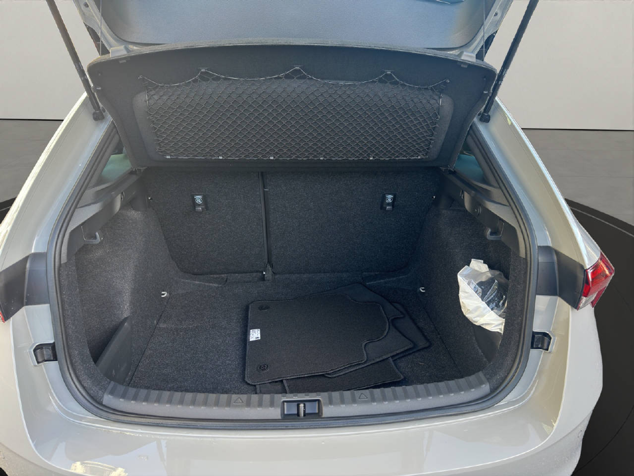 listing desktop thumbnail image 11