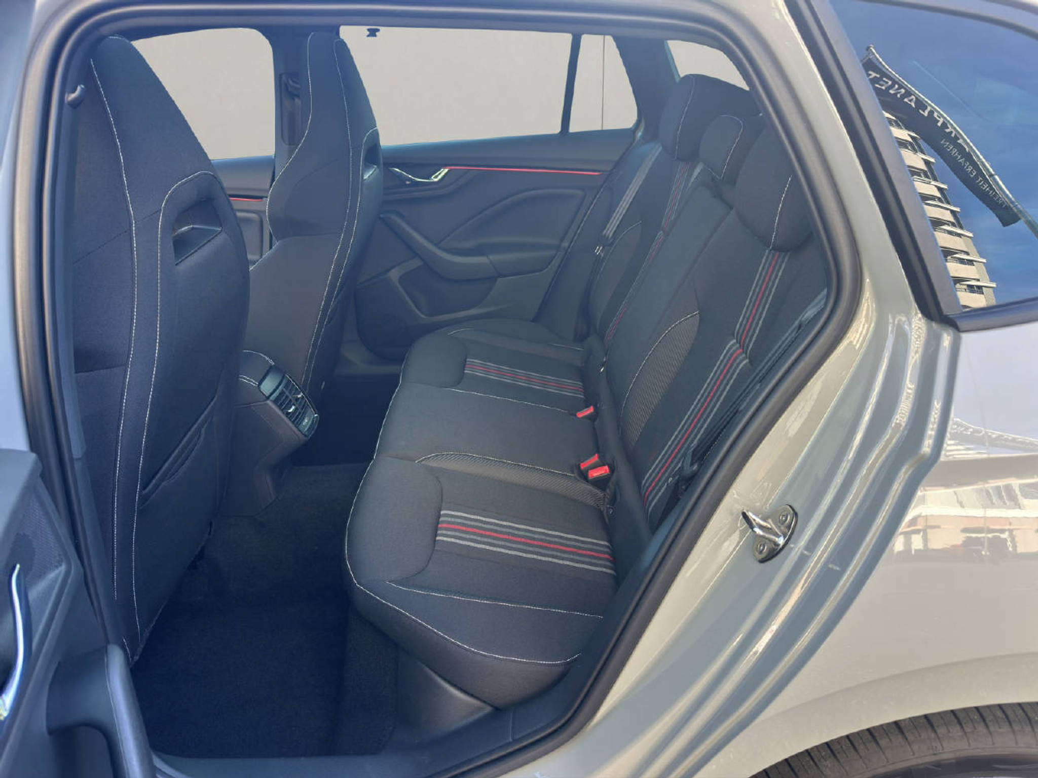 listing desktop thumbnail image 10