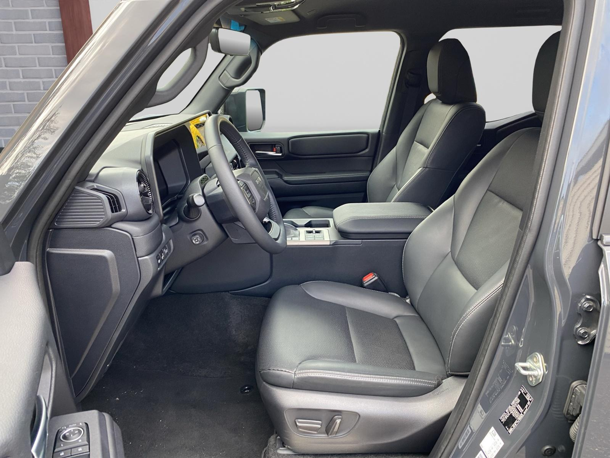 listing desktop thumbnail image 7