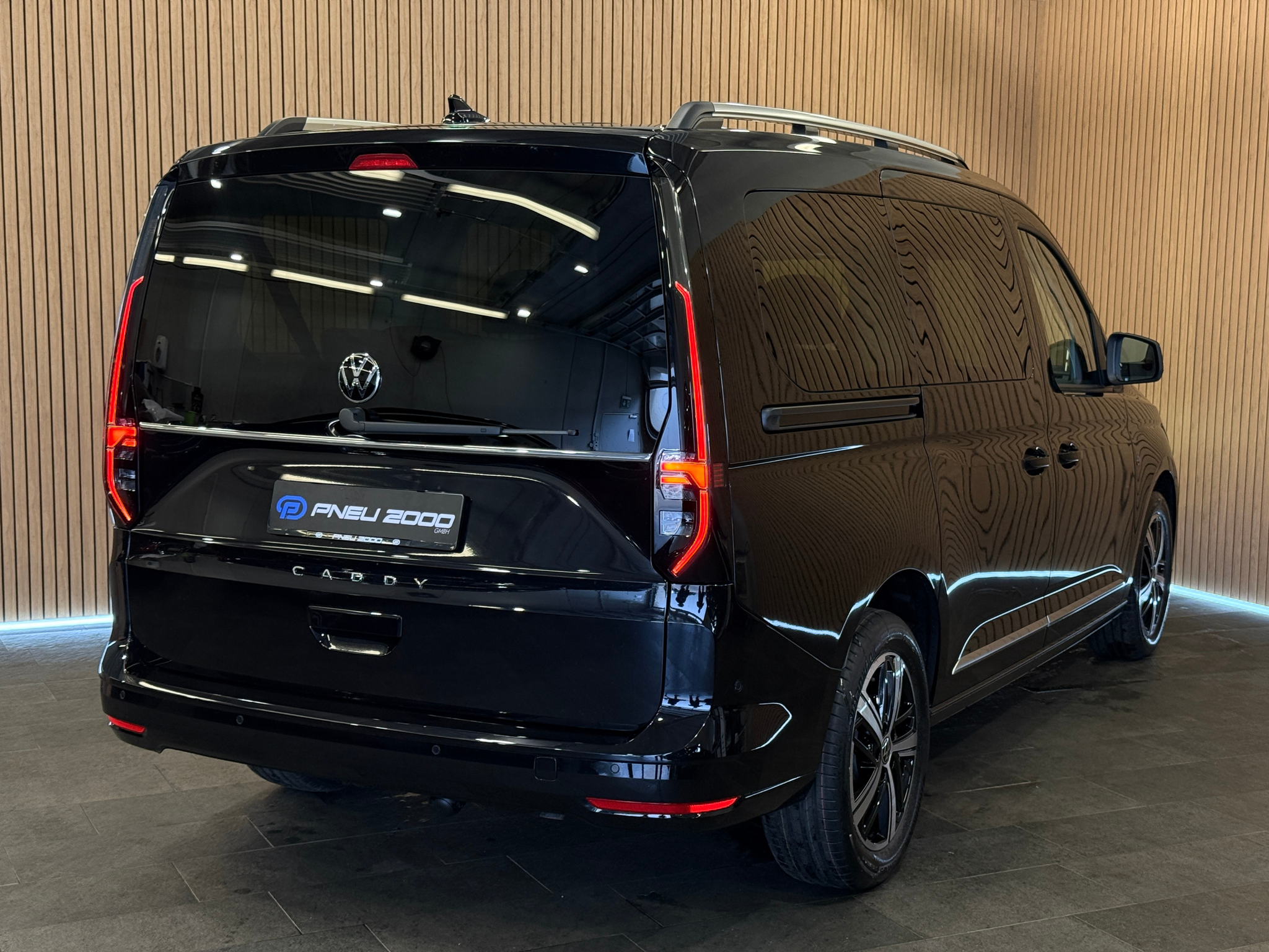 listing desktop thumbnail image 3