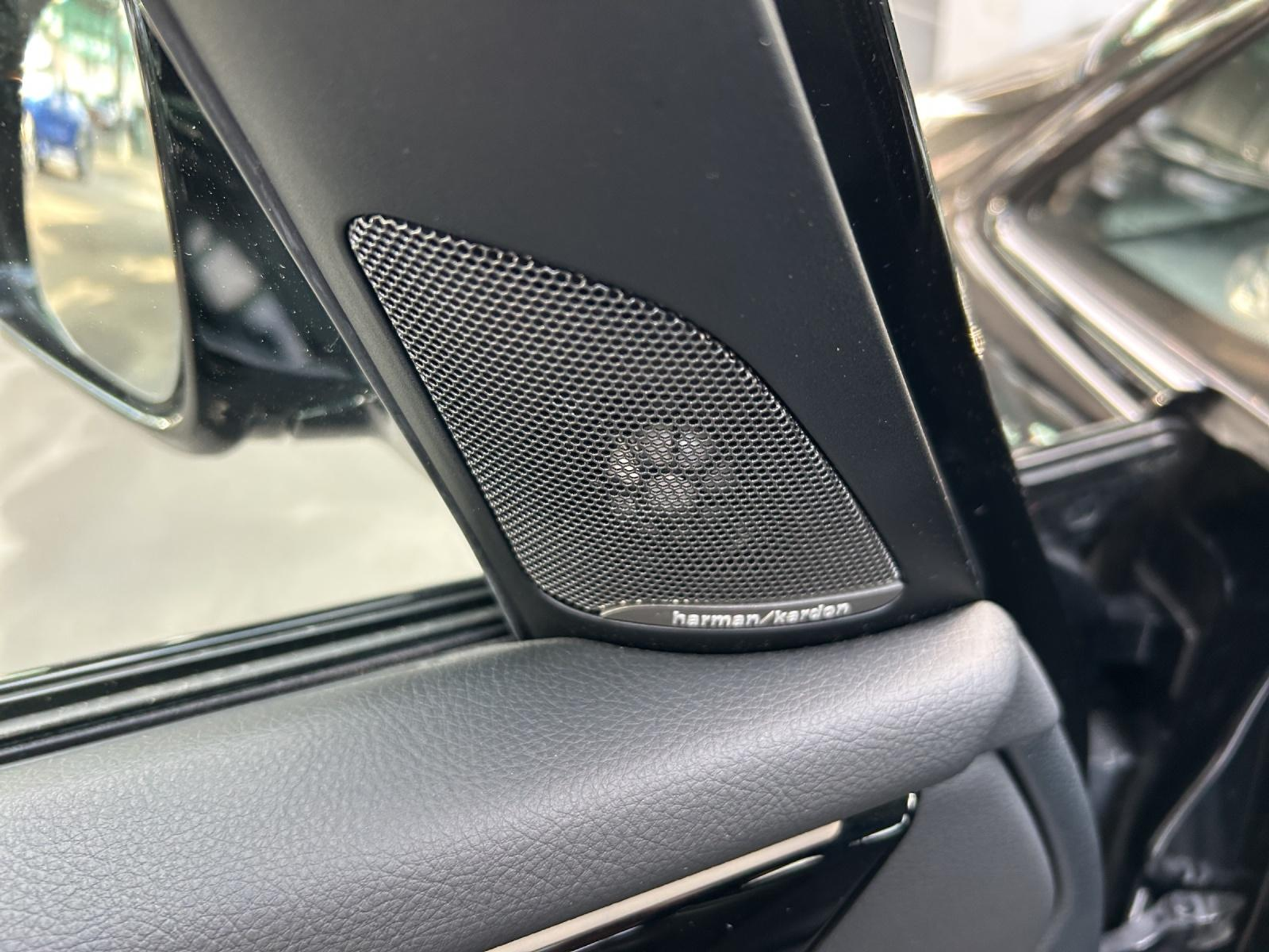 listing desktop thumbnail image 12