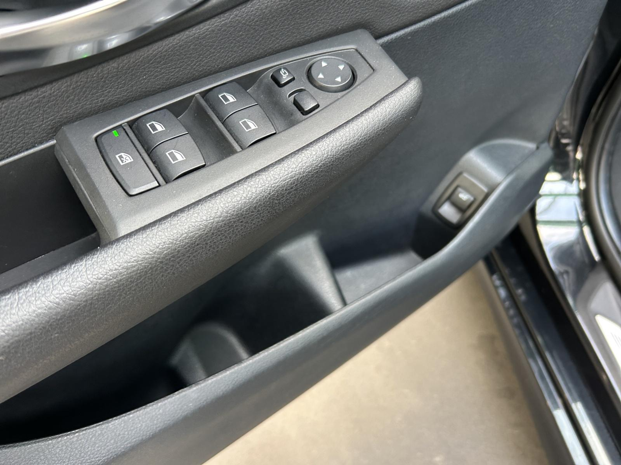 listing desktop thumbnail image 21