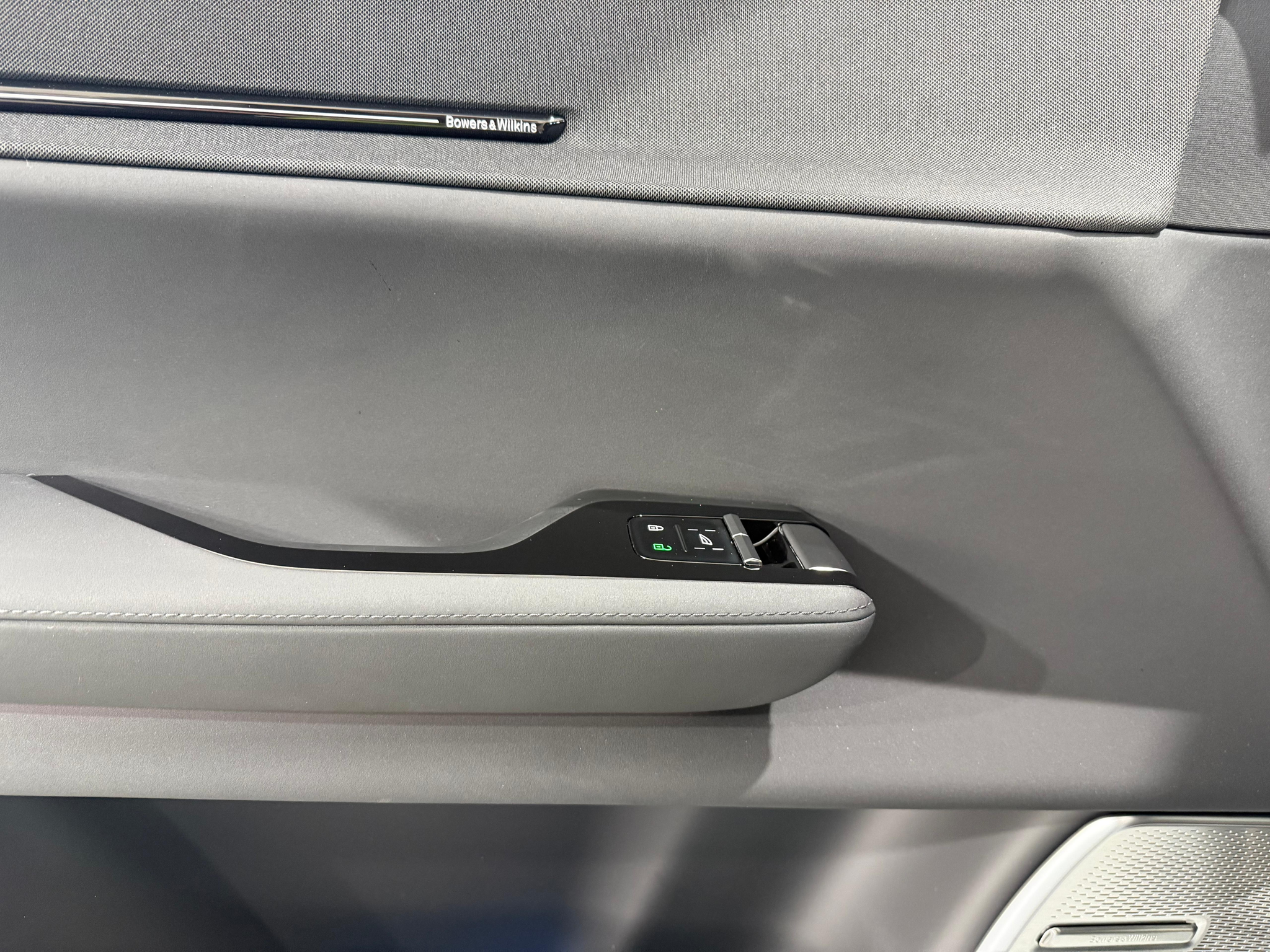 listing desktop thumbnail image 13