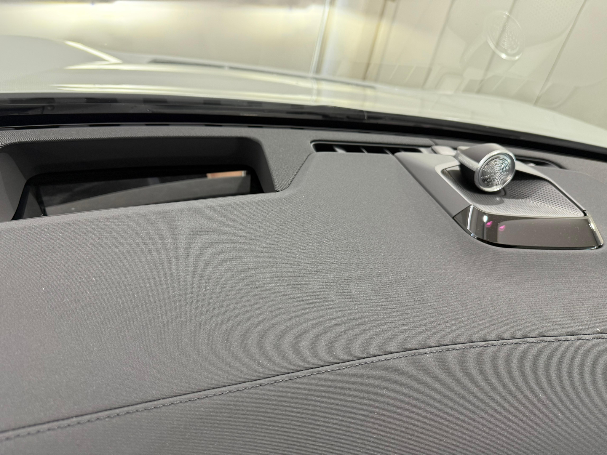 listing desktop thumbnail image 11