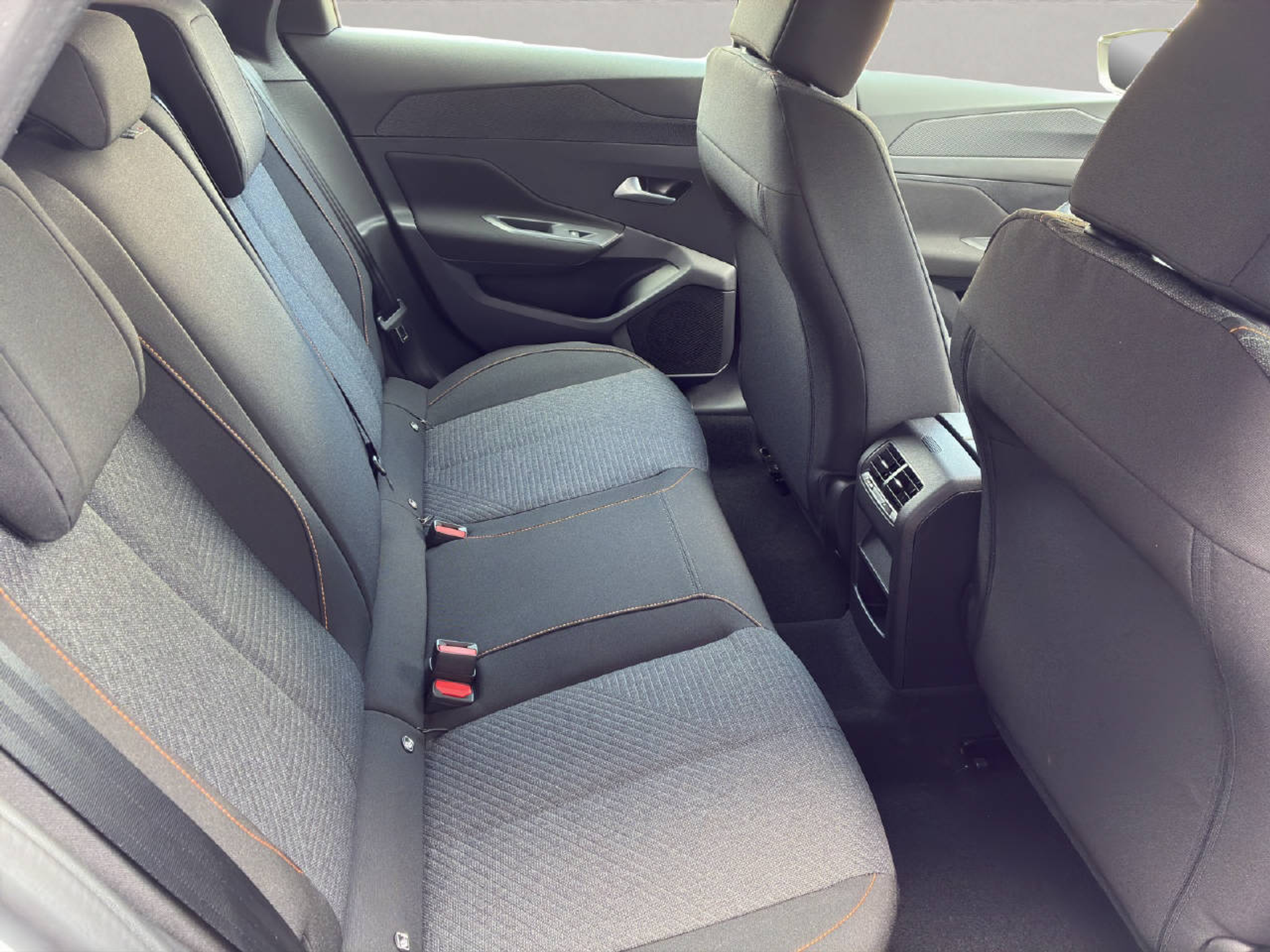 listing desktop thumbnail image 10