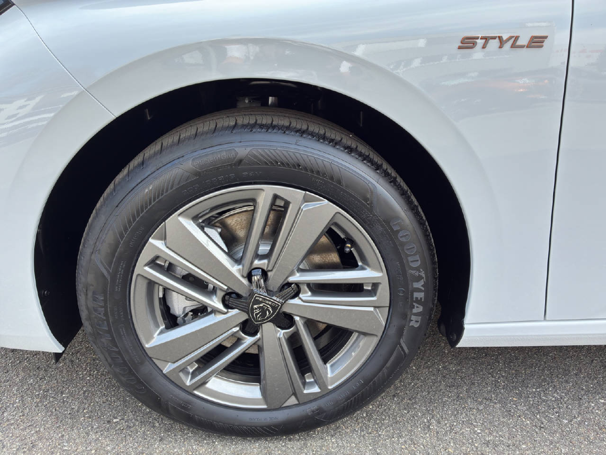 listing desktop thumbnail image 15