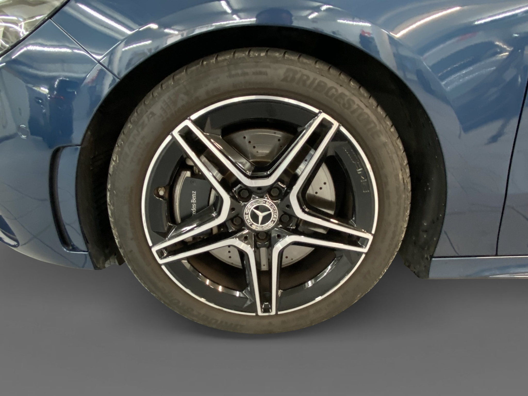 listing desktop thumbnail image 3