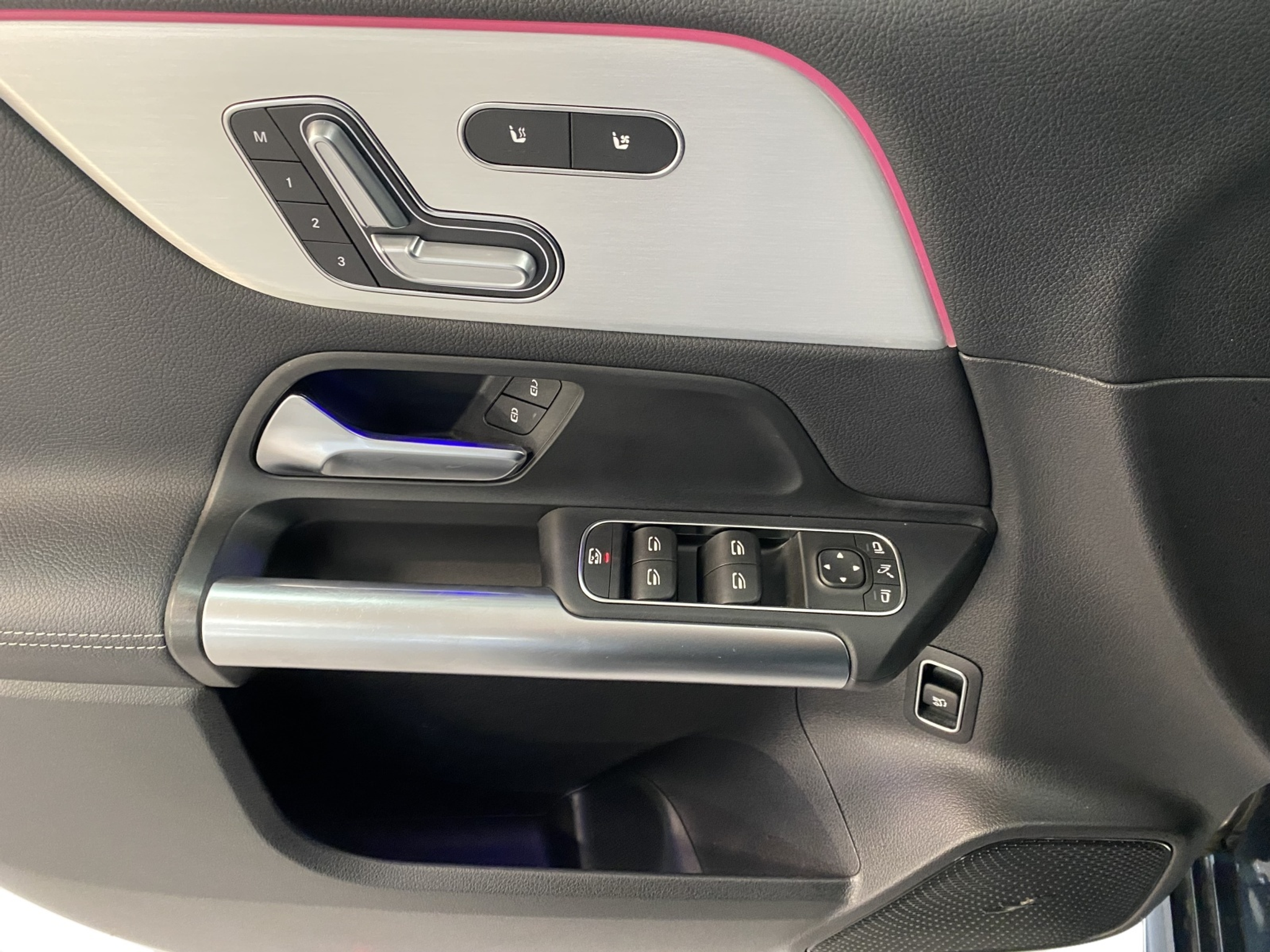 listing desktop thumbnail image 10