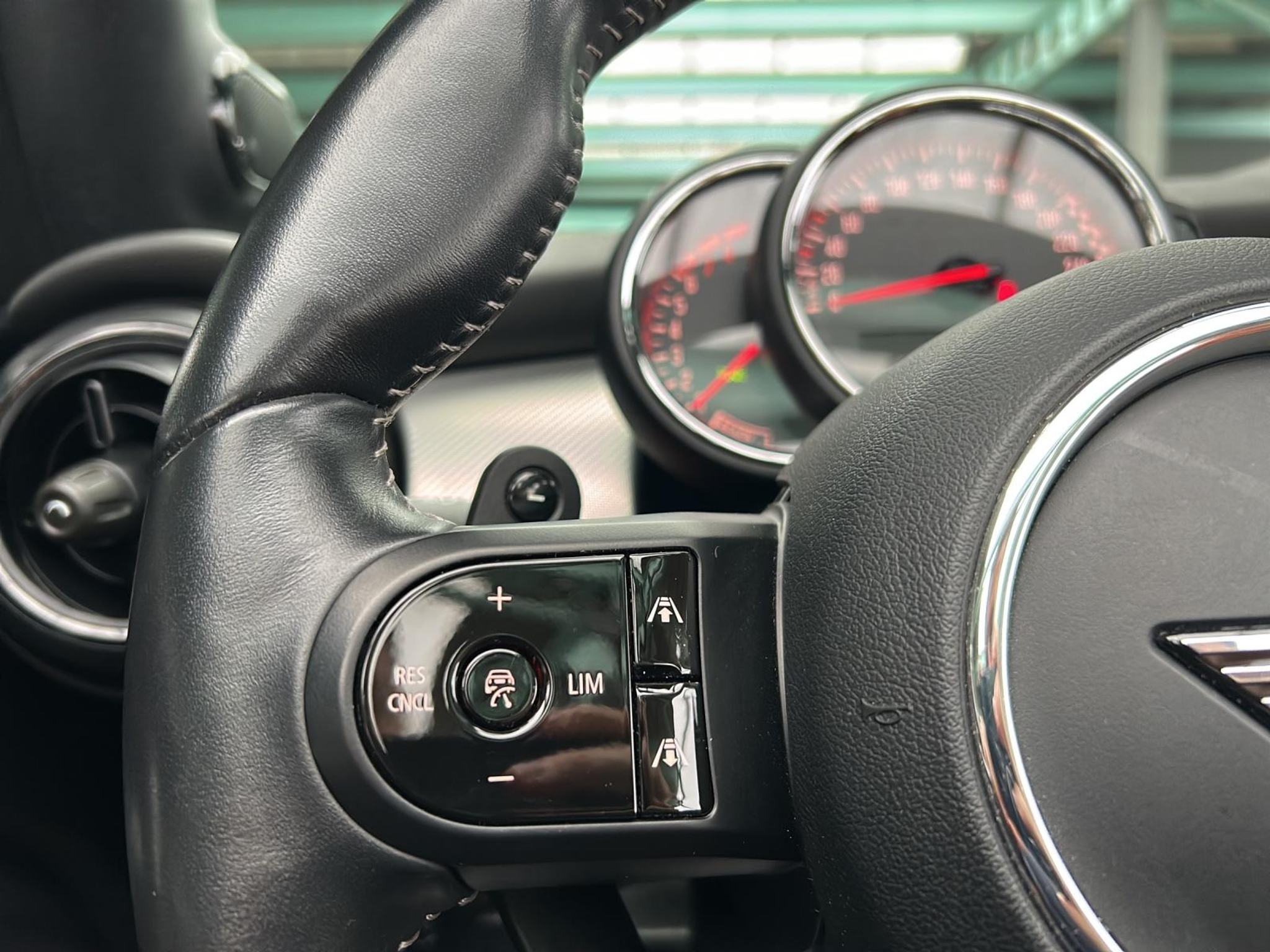 listing desktop thumbnail image 14