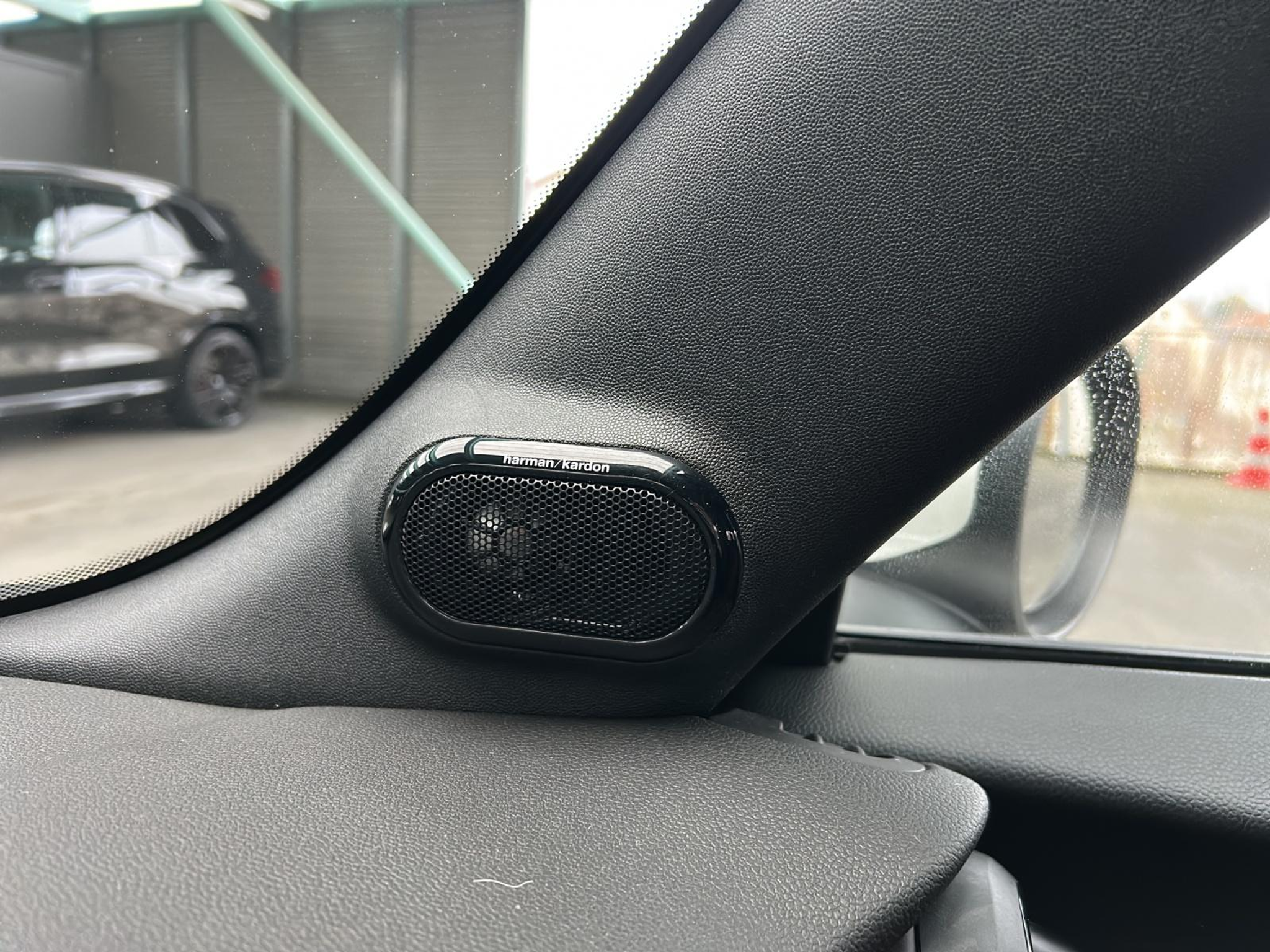 listing desktop thumbnail image 19