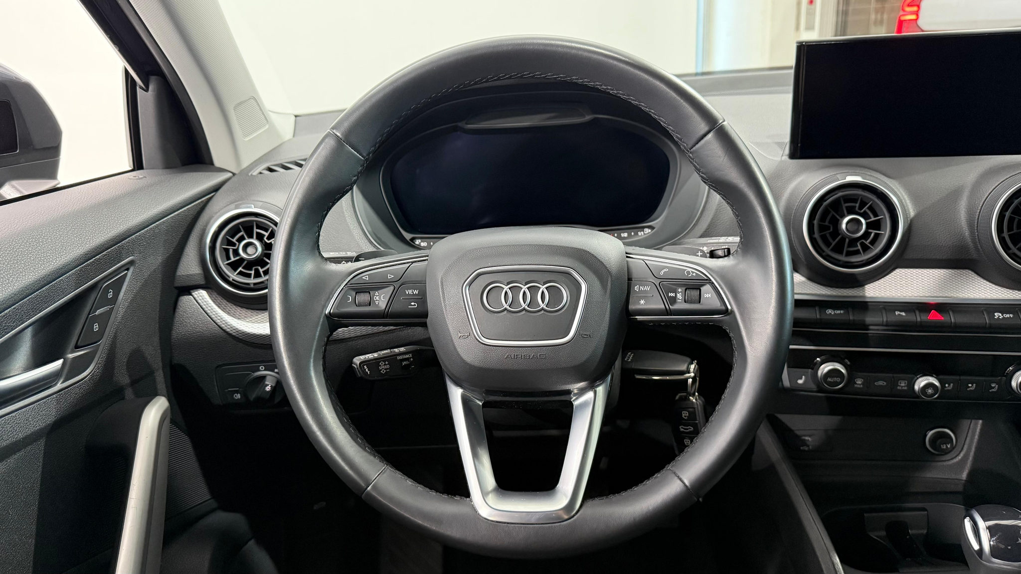 listing desktop thumbnail image 12