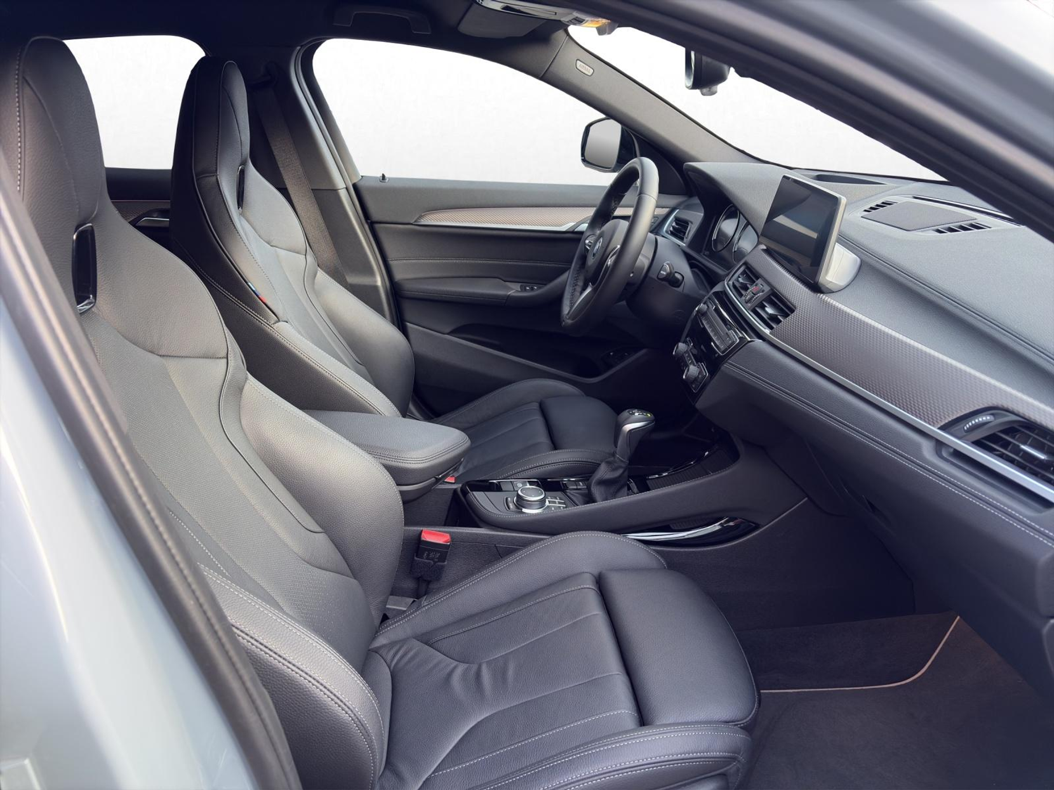 listing desktop thumbnail image 15