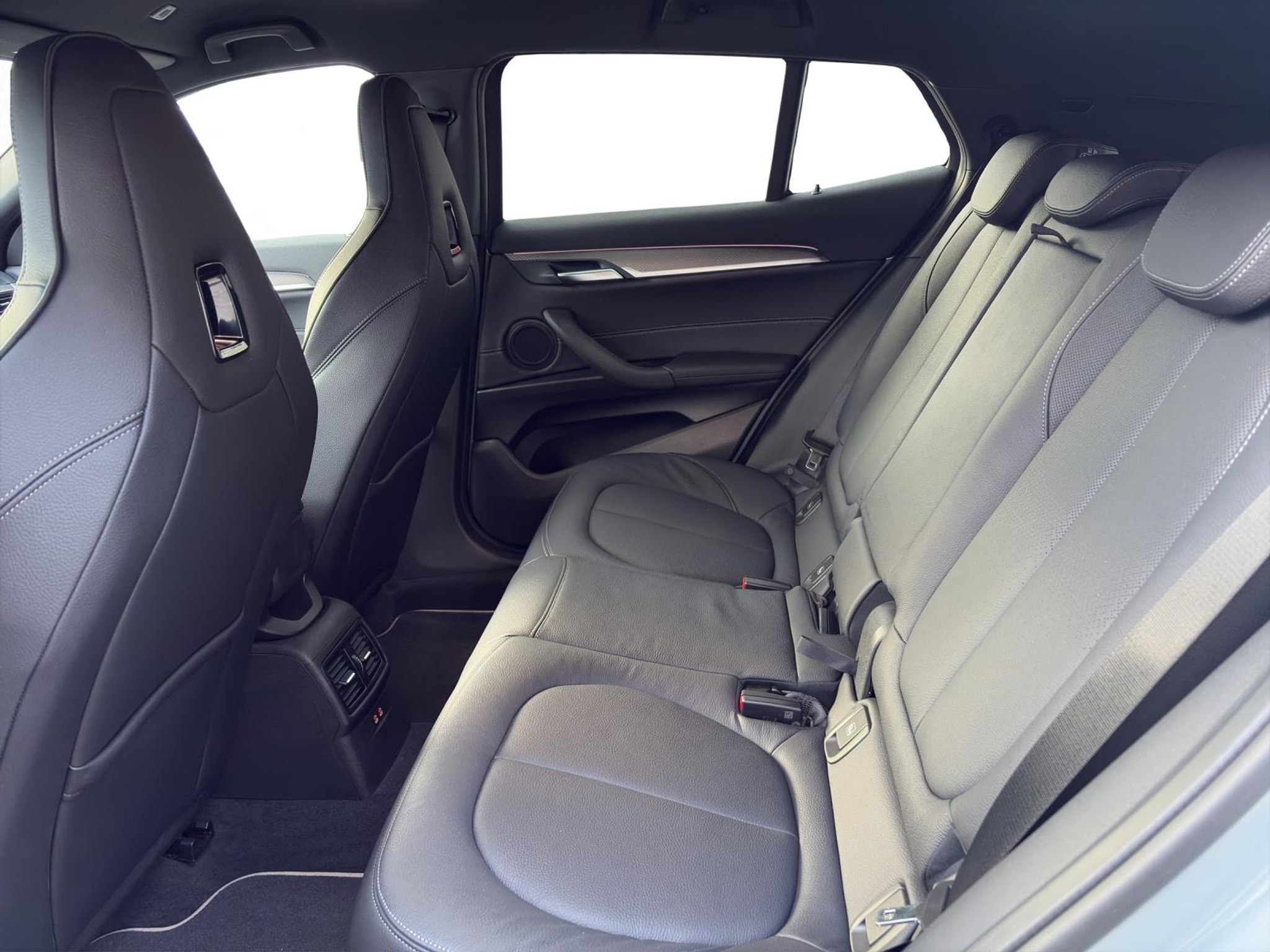 listing desktop thumbnail image 13