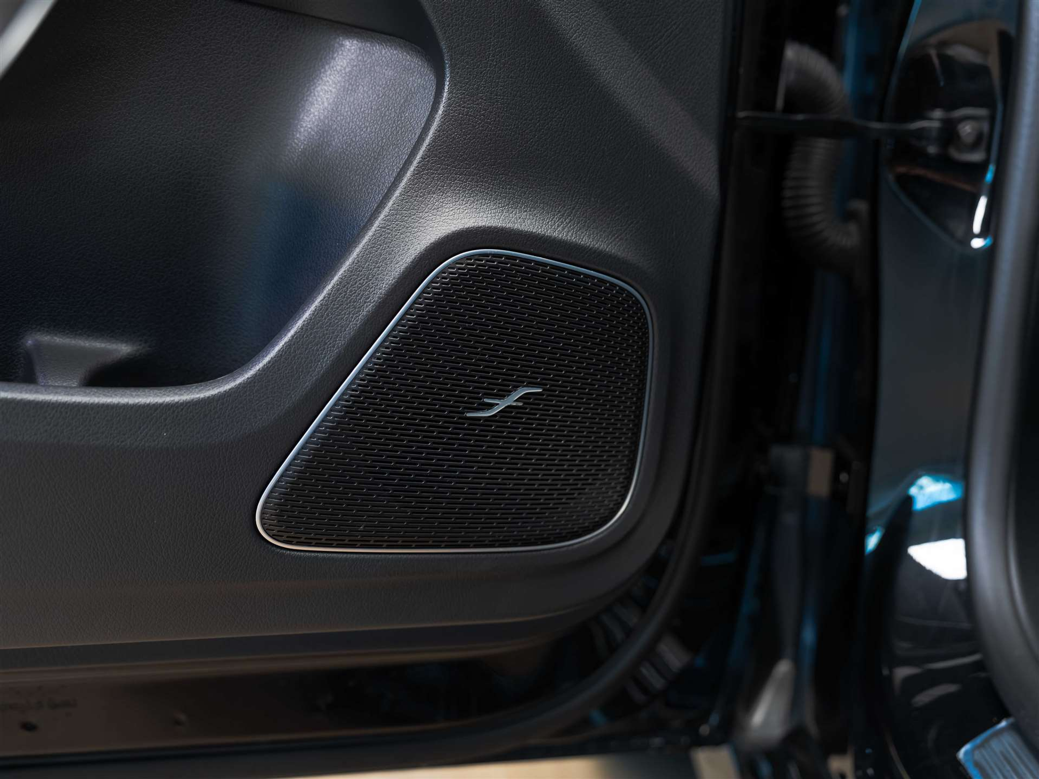 listing desktop thumbnail image 26