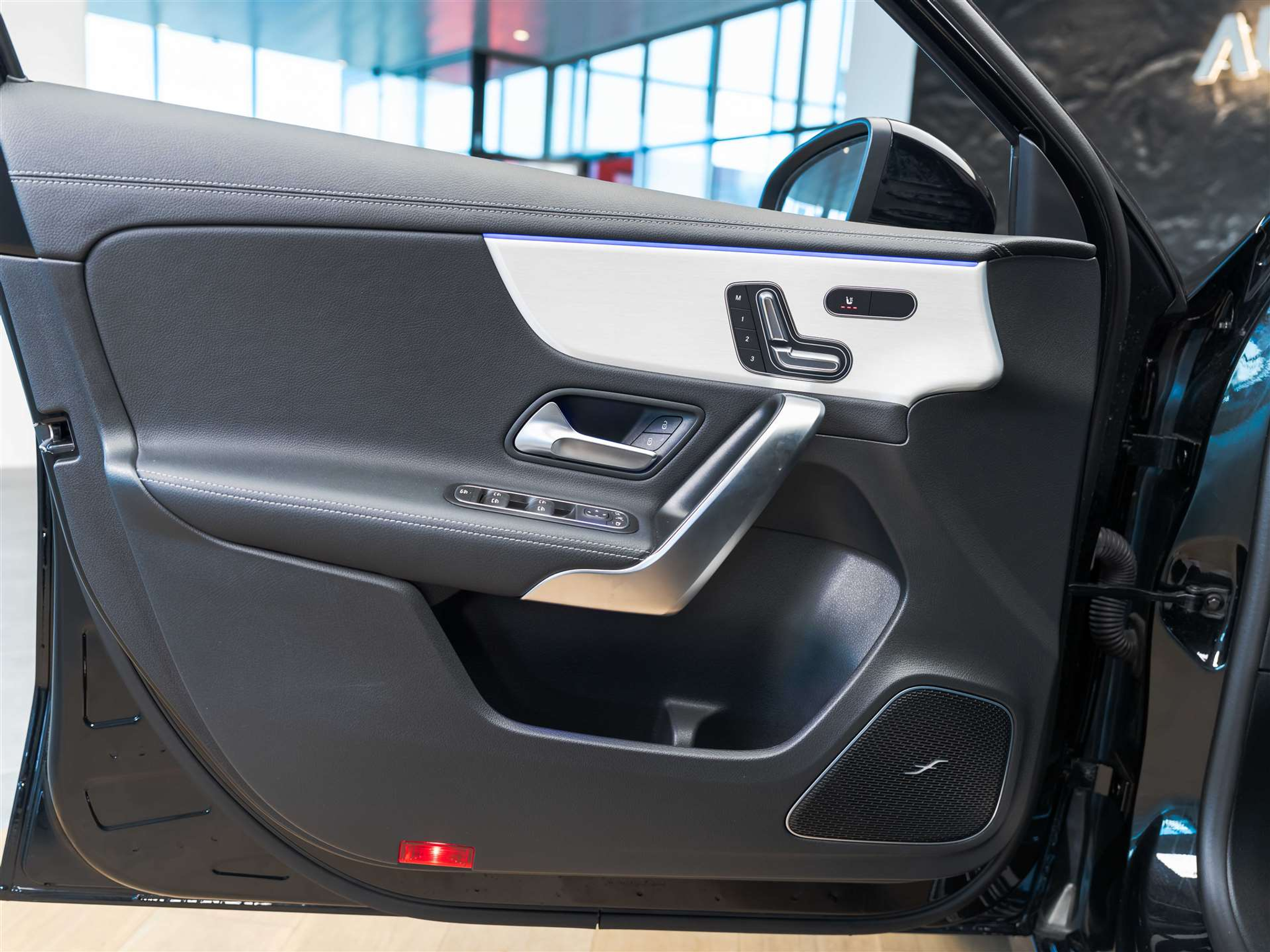 listing desktop thumbnail image 24