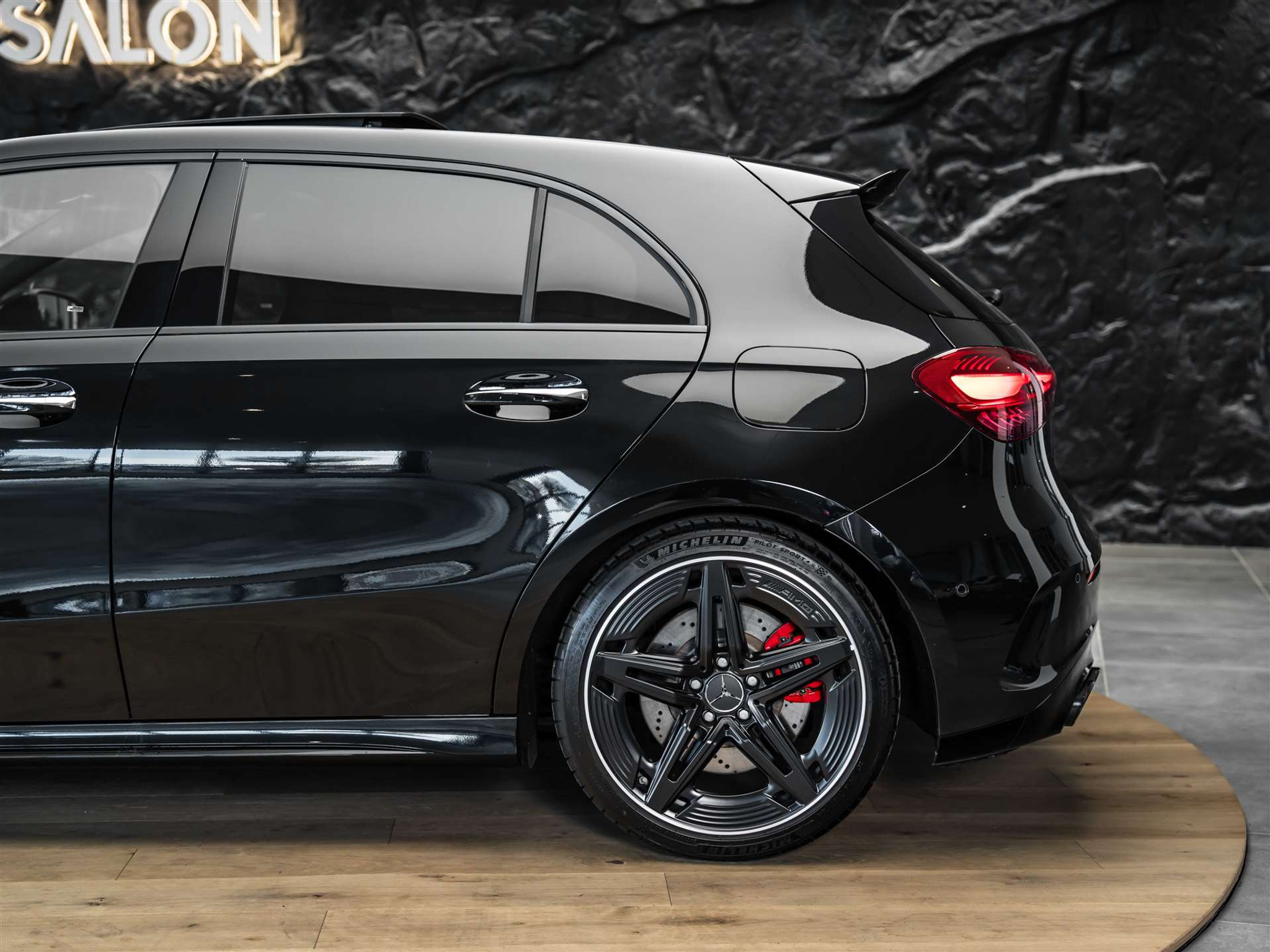 listing desktop thumbnail image 22