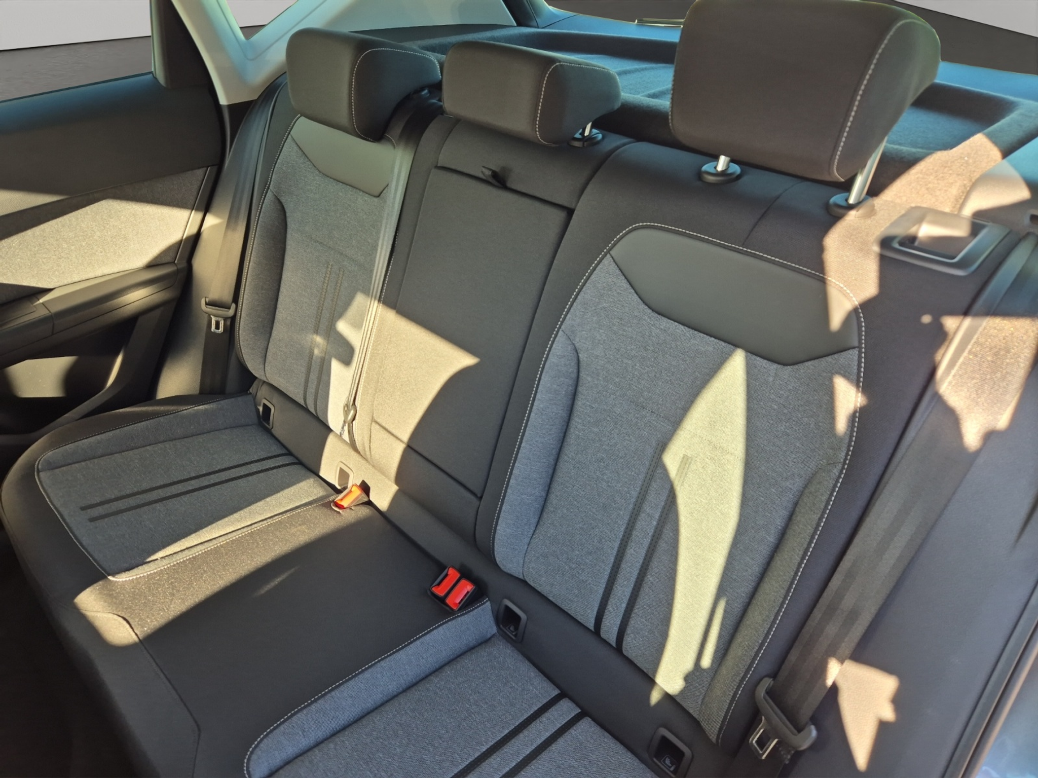 listing desktop thumbnail image 8