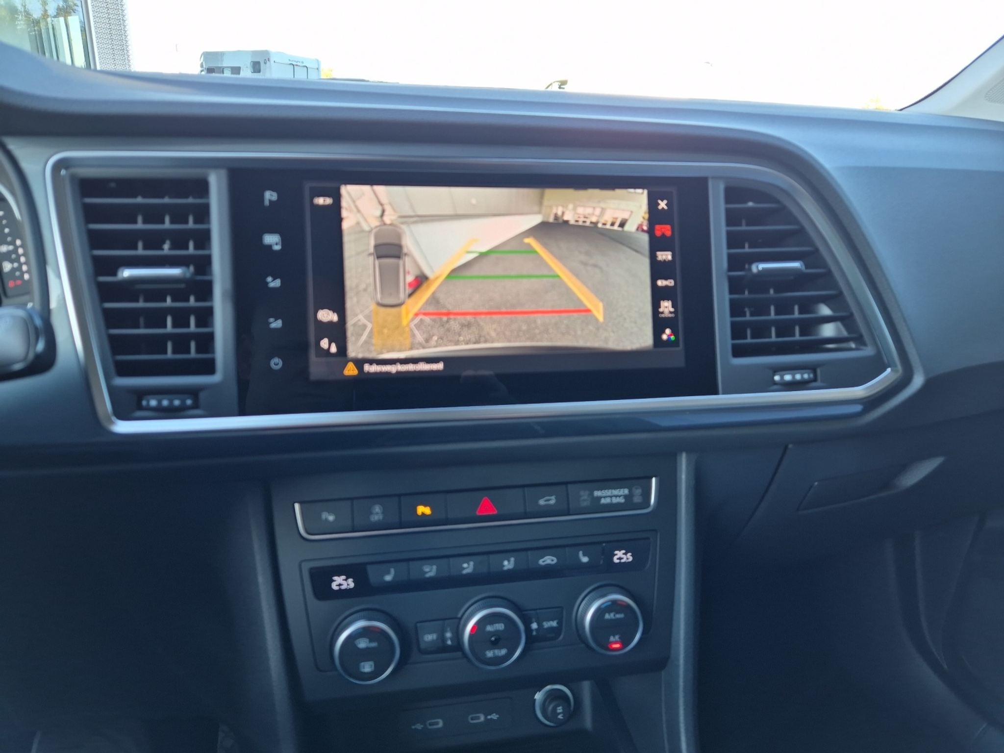 listing desktop thumbnail image 11