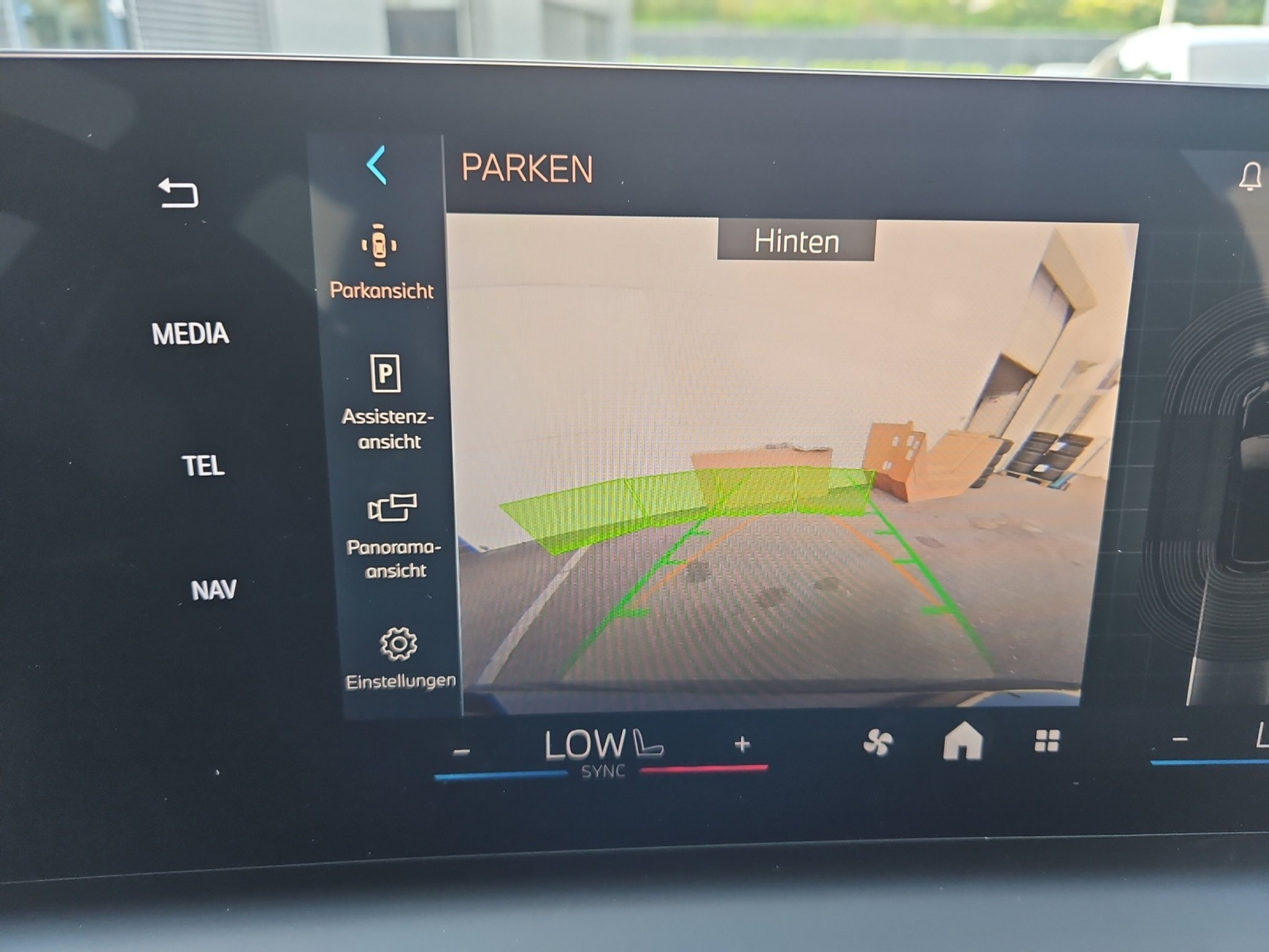 listing desktop thumbnail image 18