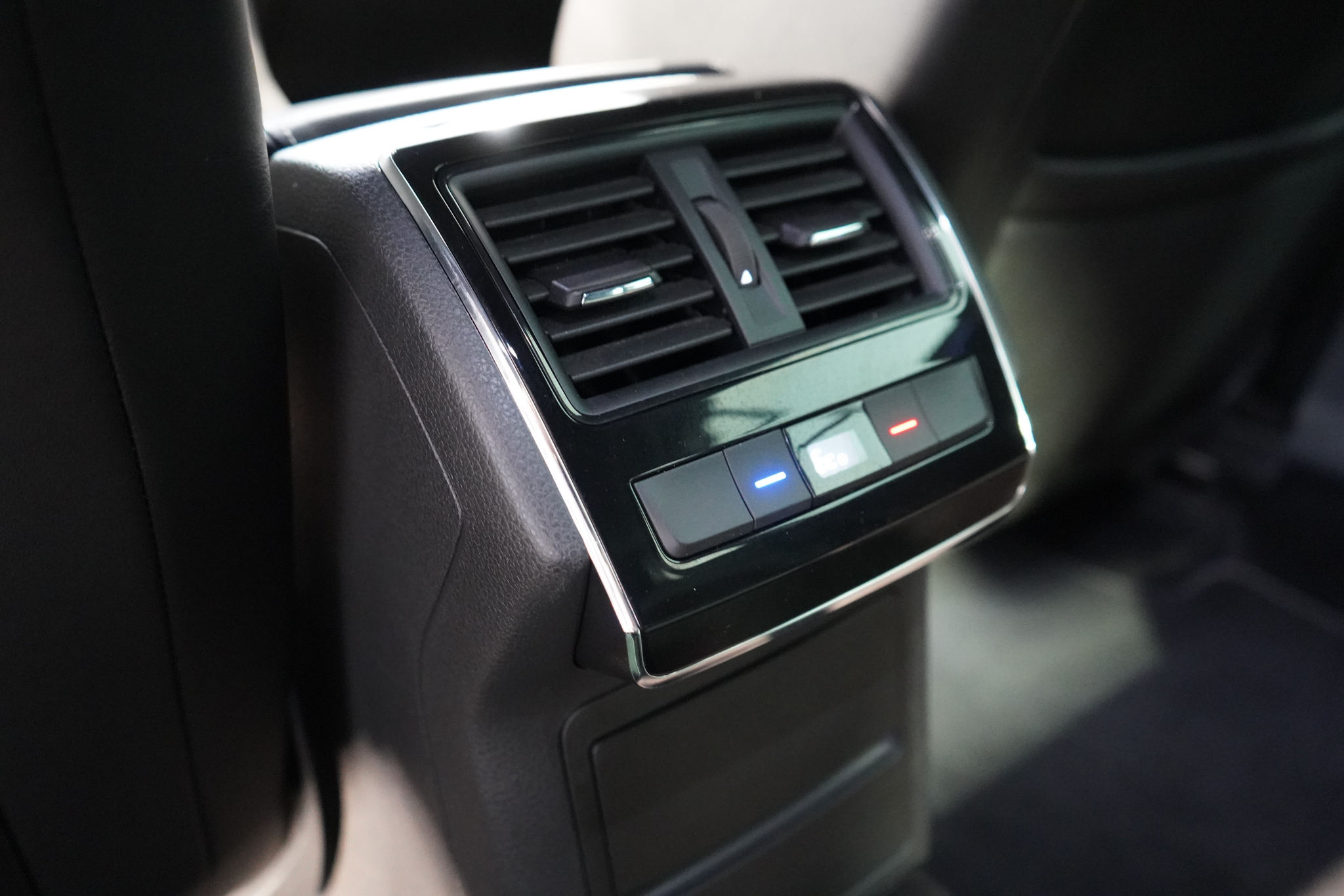 listing desktop thumbnail image 14