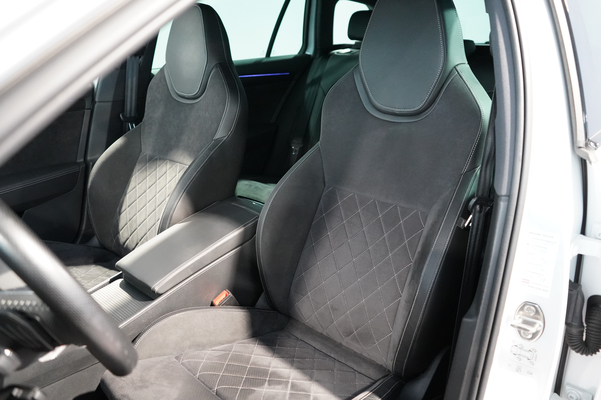 listing desktop thumbnail image 5