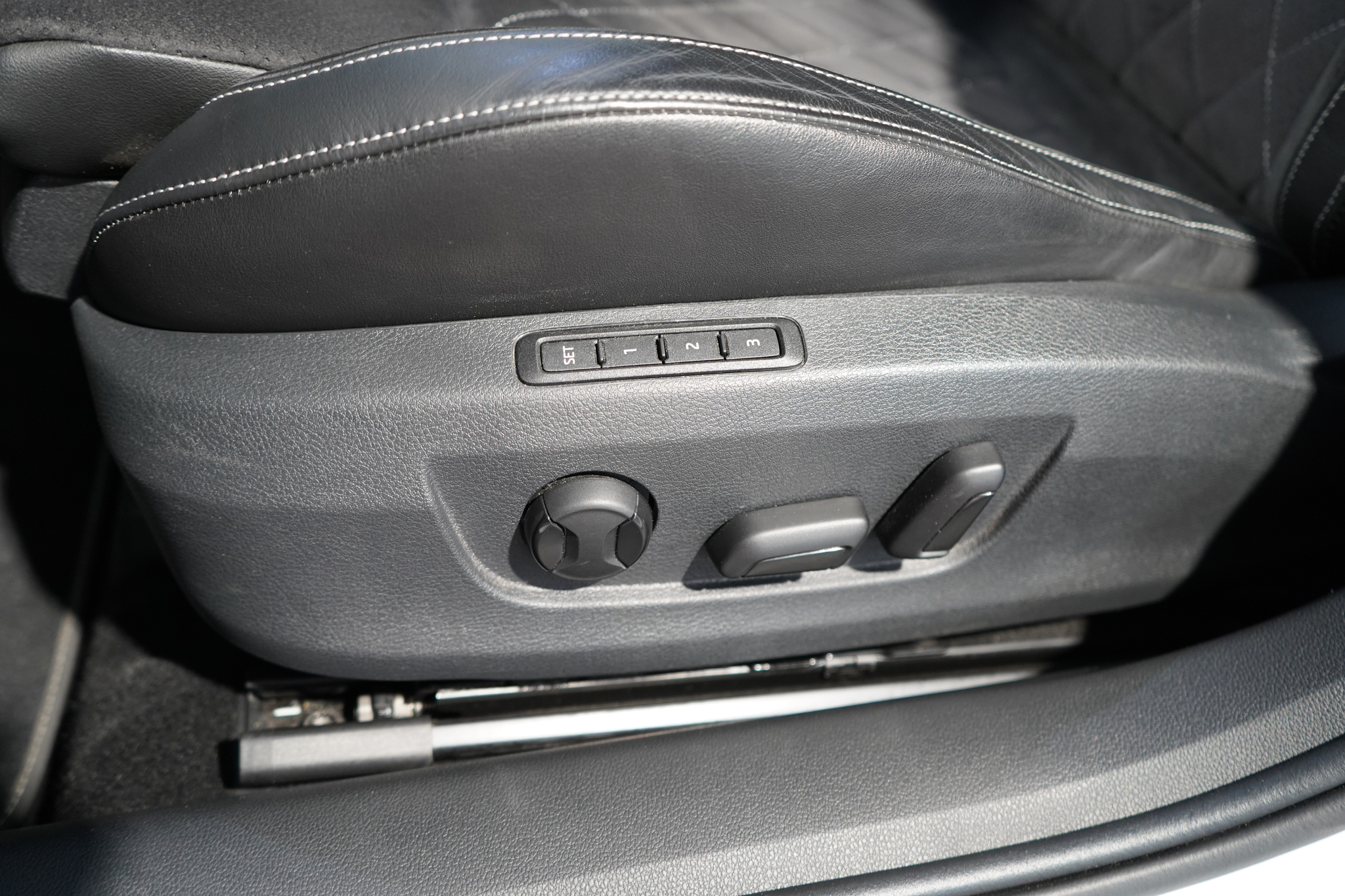 listing desktop thumbnail image 12