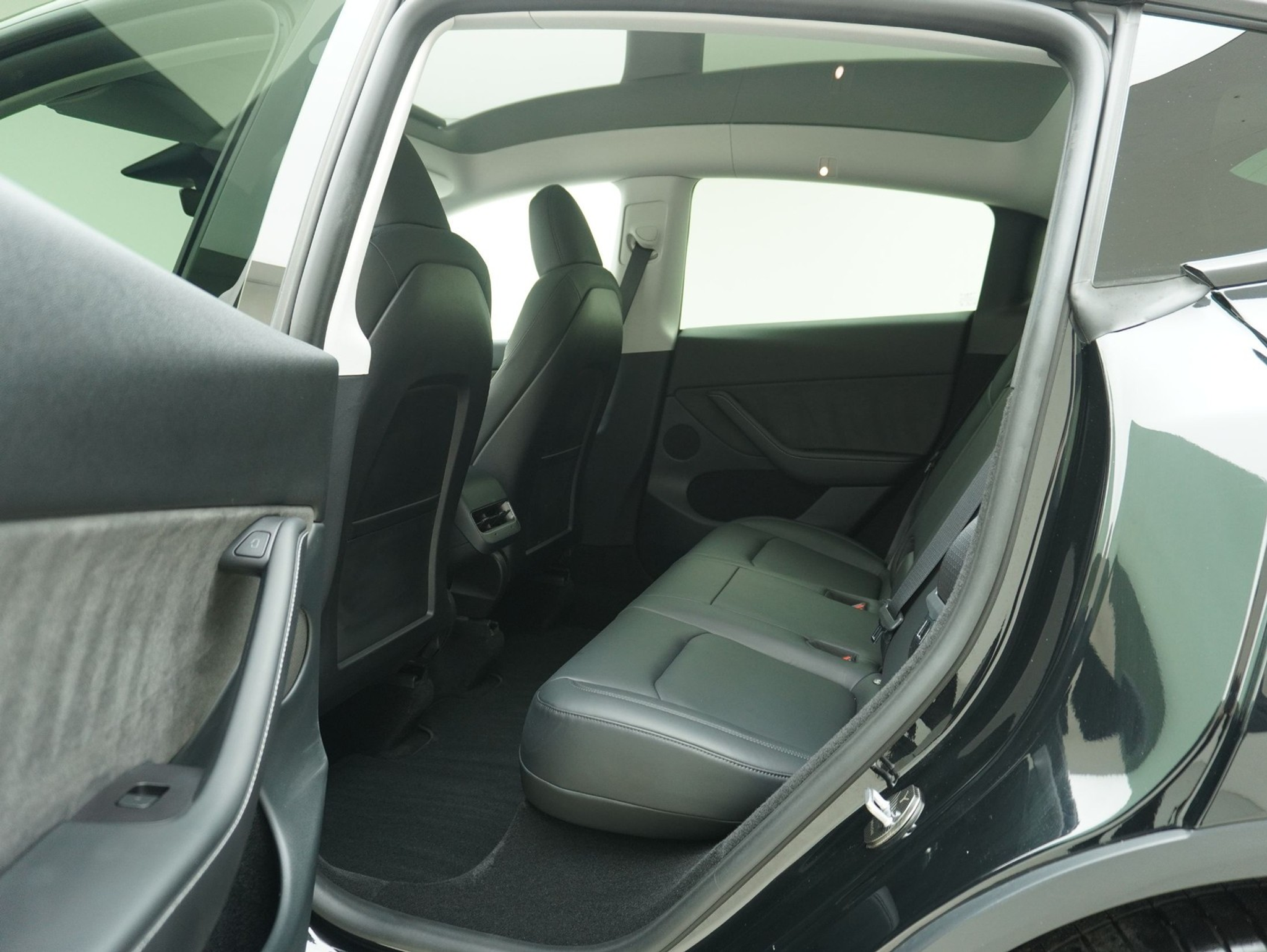 listing desktop thumbnail image 11